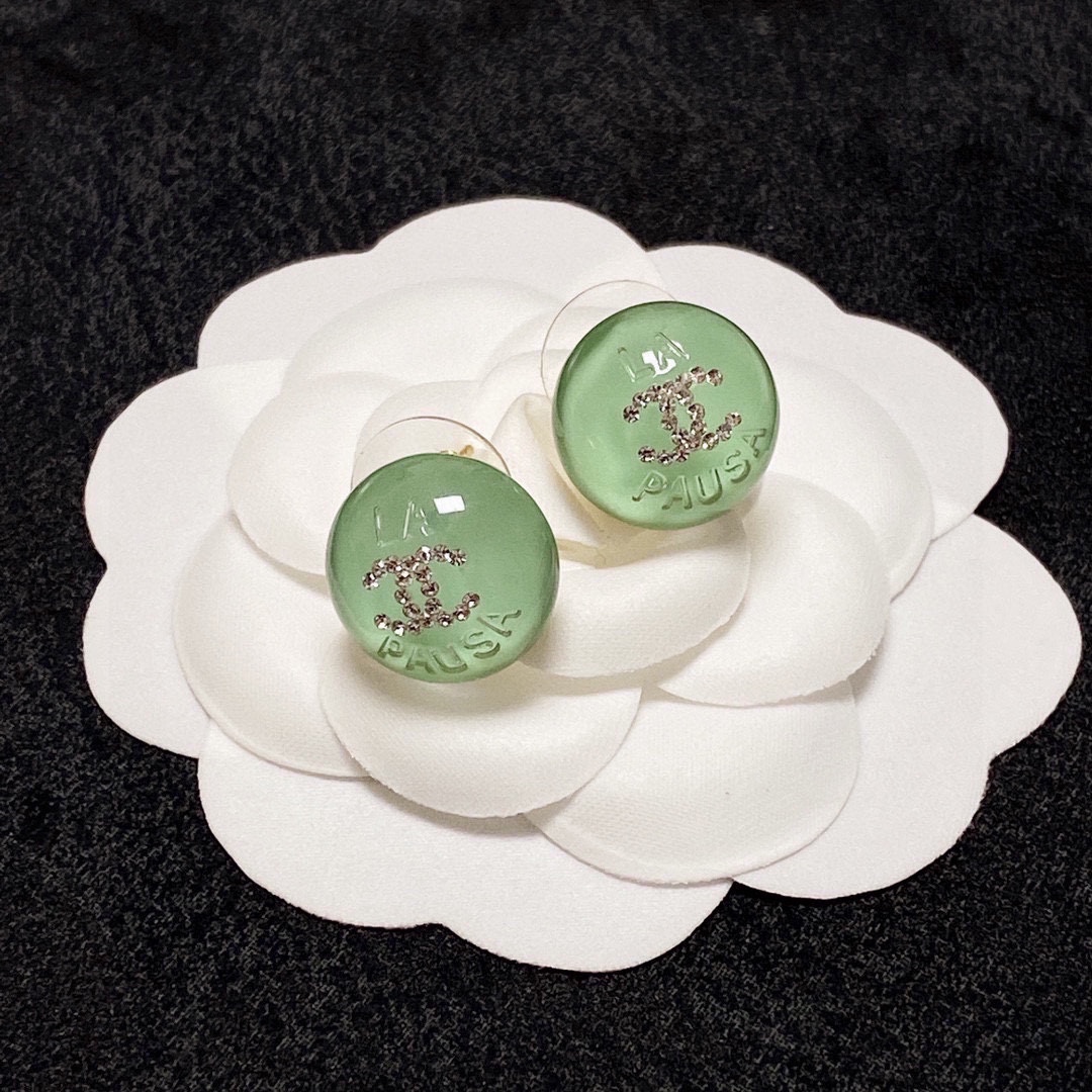 Chanel pale green crystal micro-set diamond stud earrings