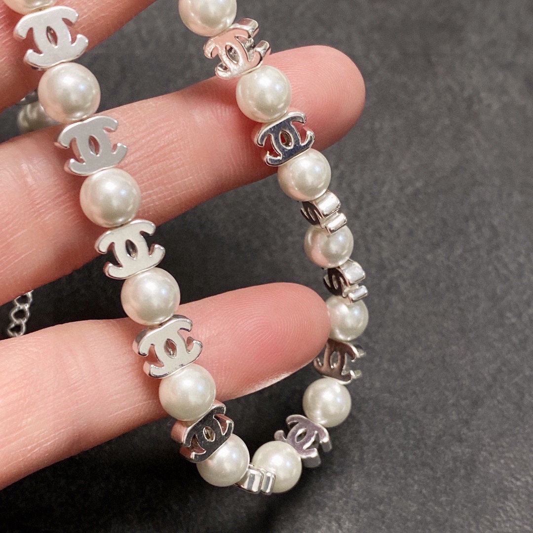 Chanel pearl necklace