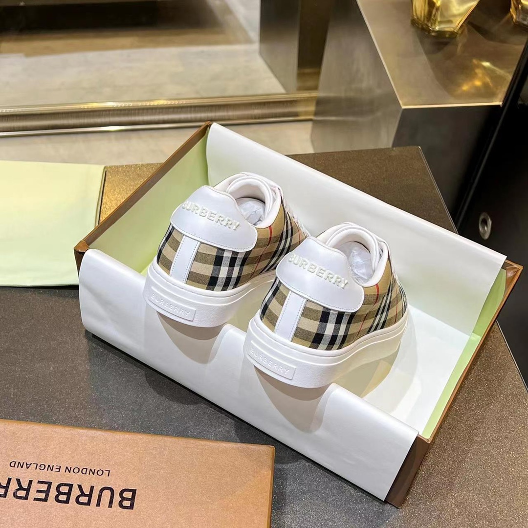 Burbury sneakers