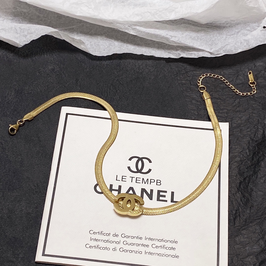 Chanel stainless steel color-retaining snake bone necklace