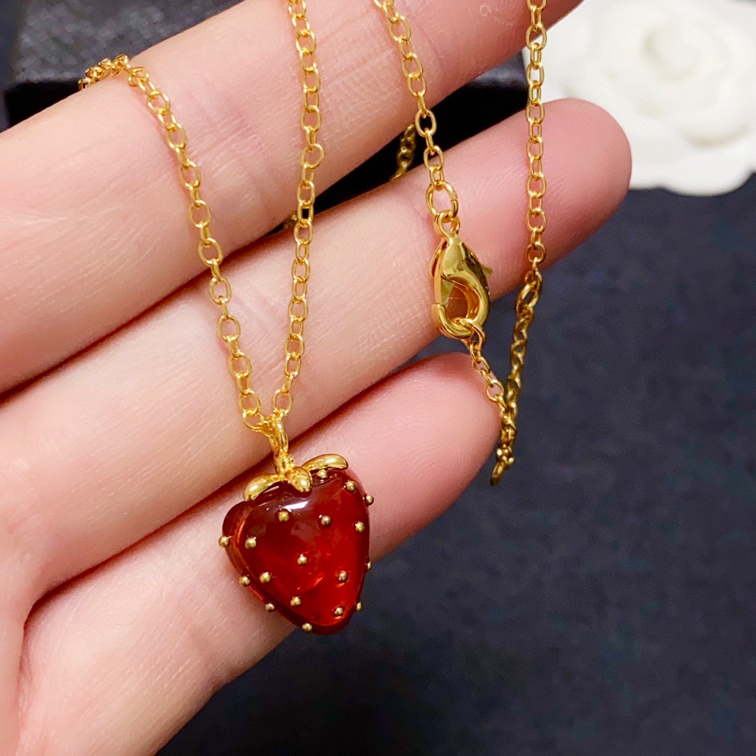 Kate Spade New York summer style cute fresh red strawberry 🍓 necklace