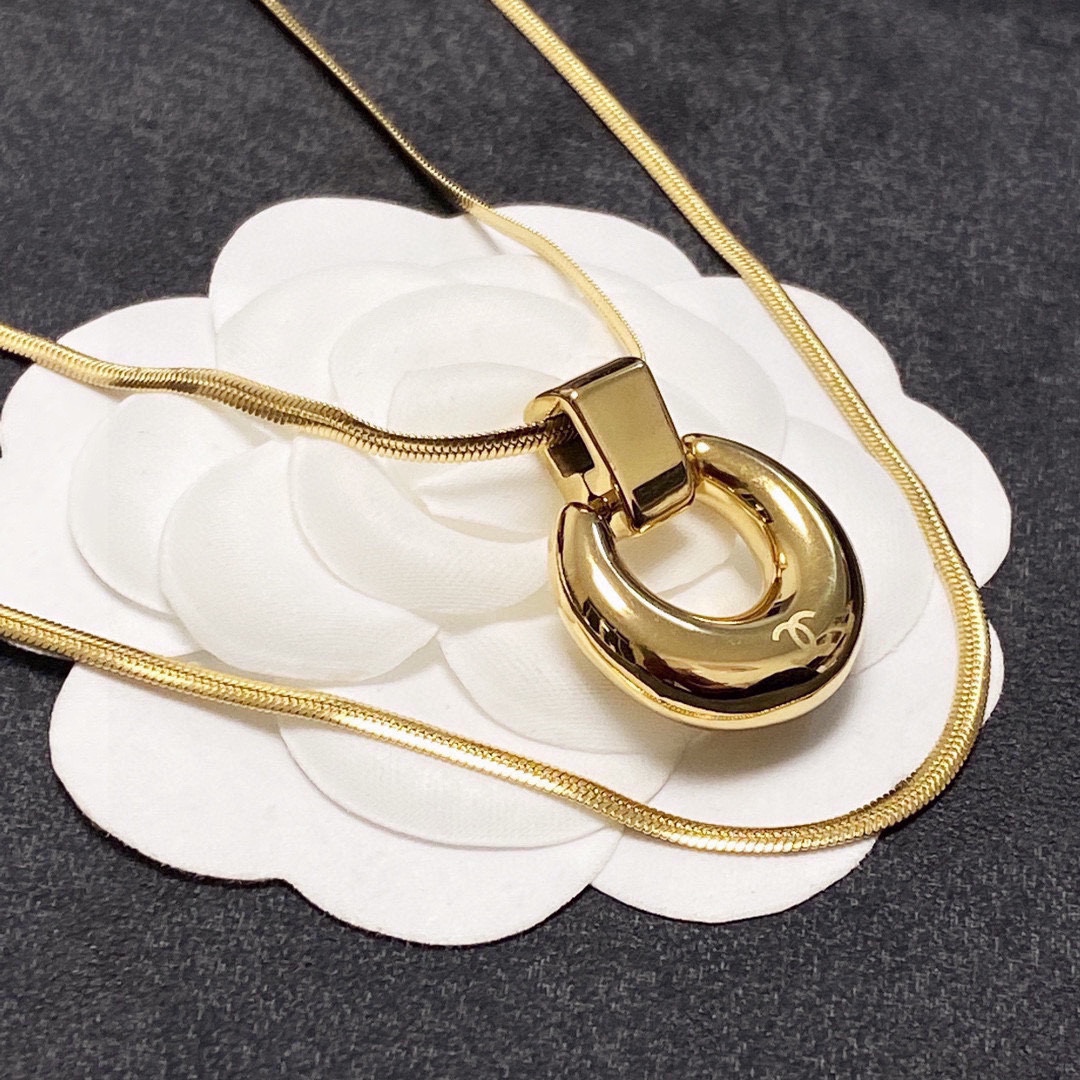 Chanel double C letter fashion double necklace
