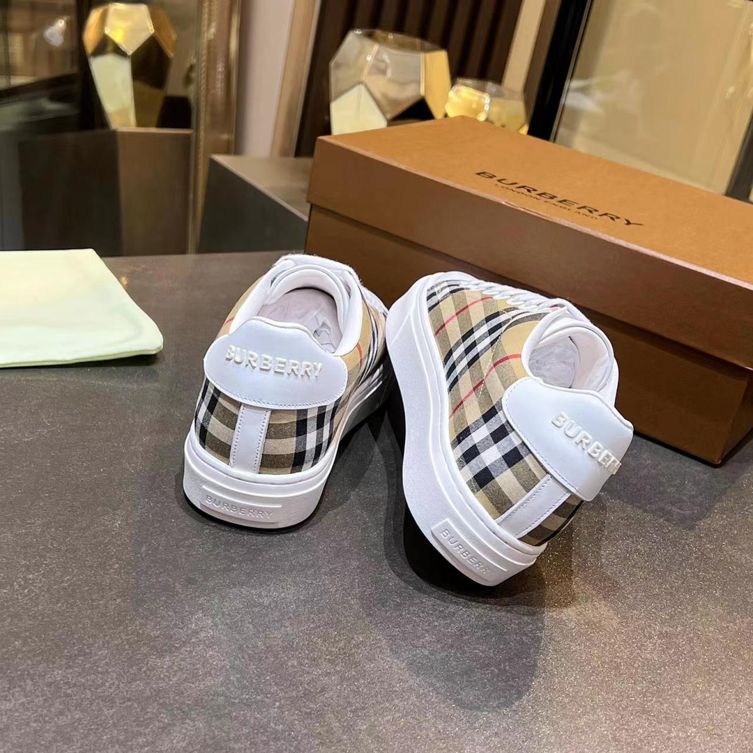 Burbury sneakers
