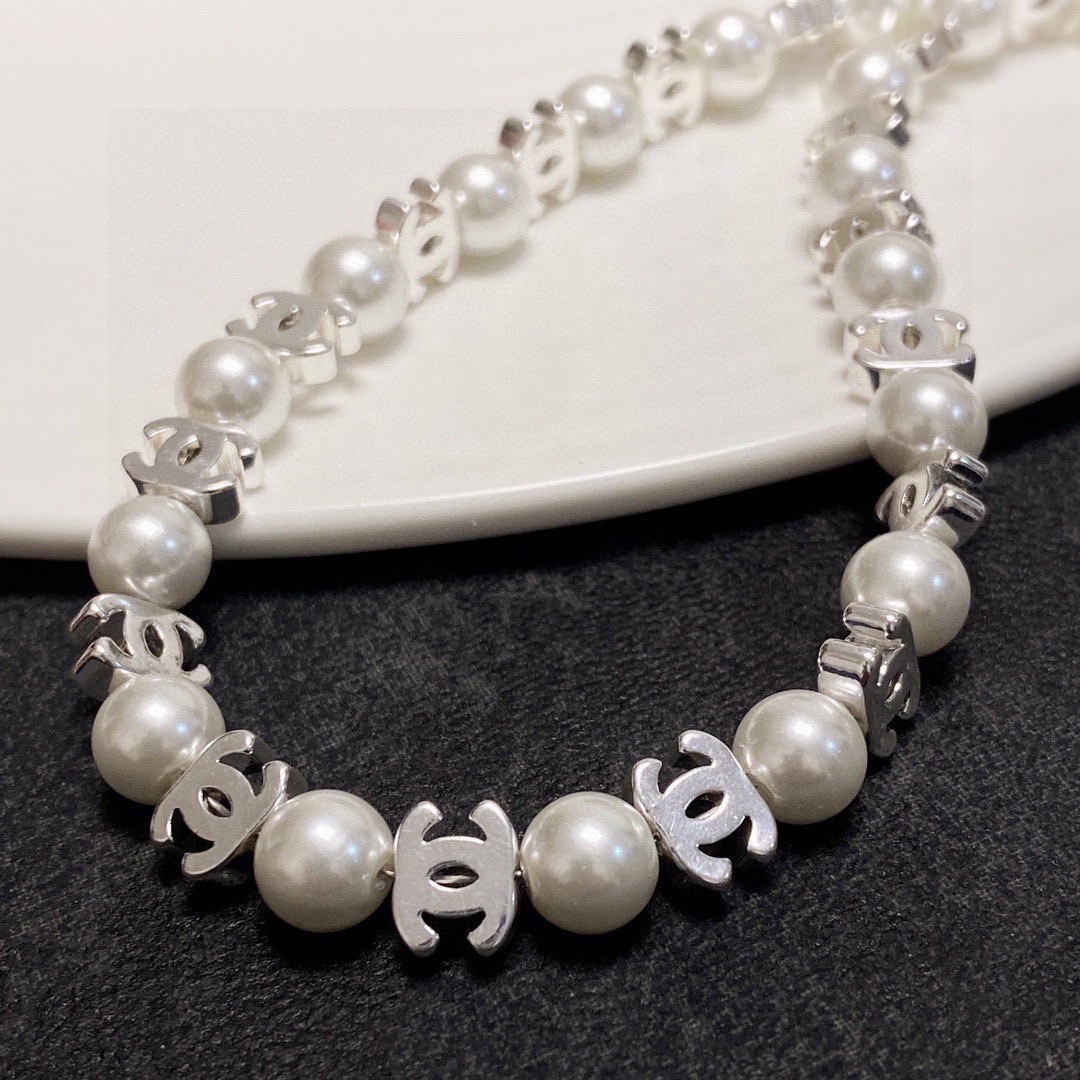 Chanel pearl necklace