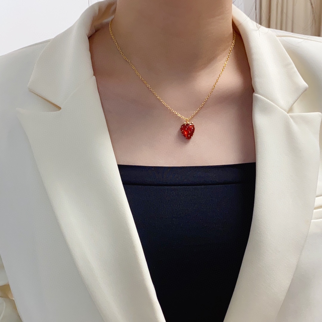 Kate Spade New York summer style cute fresh red strawberry 🍓 necklace