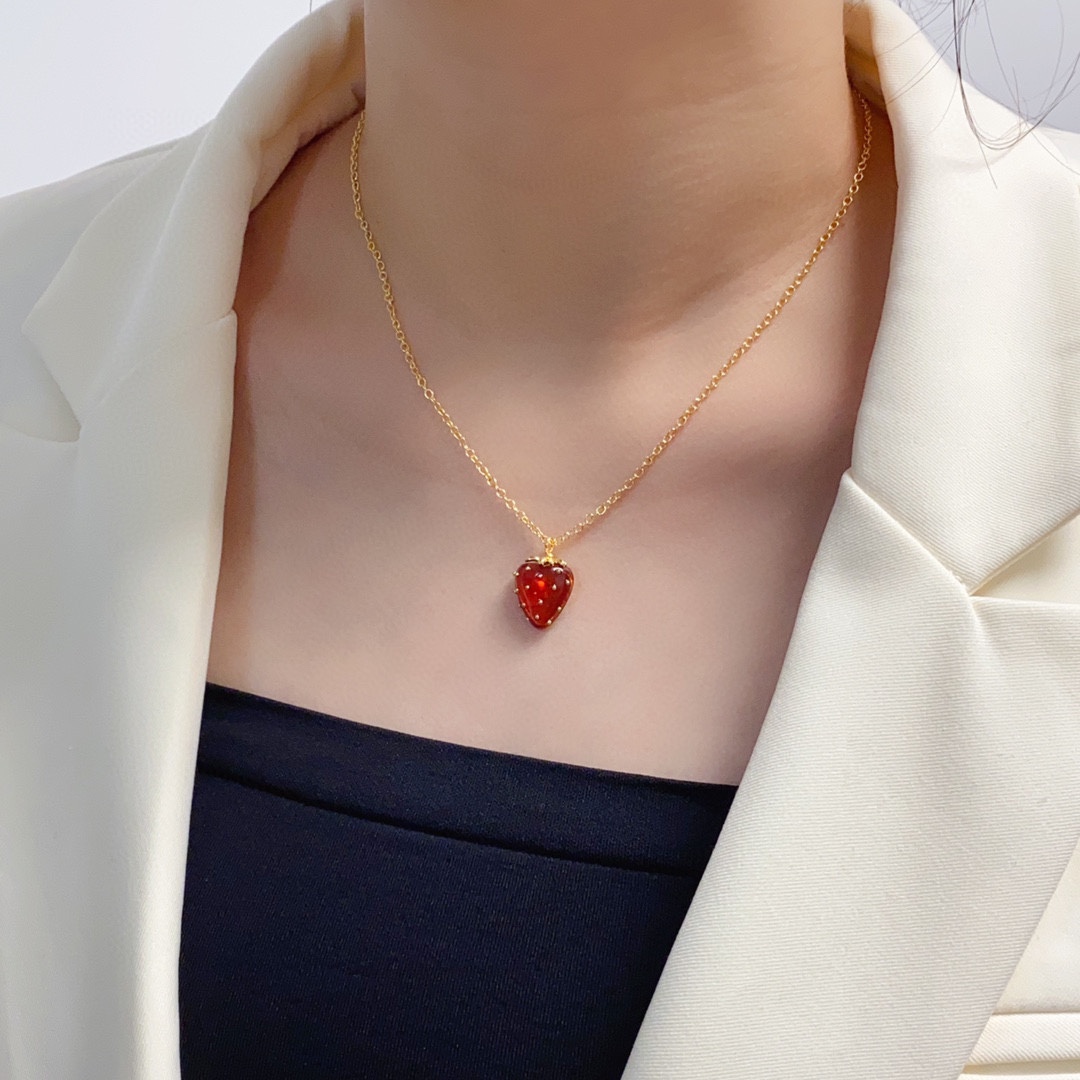 Kate Spade New York summer style cute fresh red strawberry 🍓 necklace
