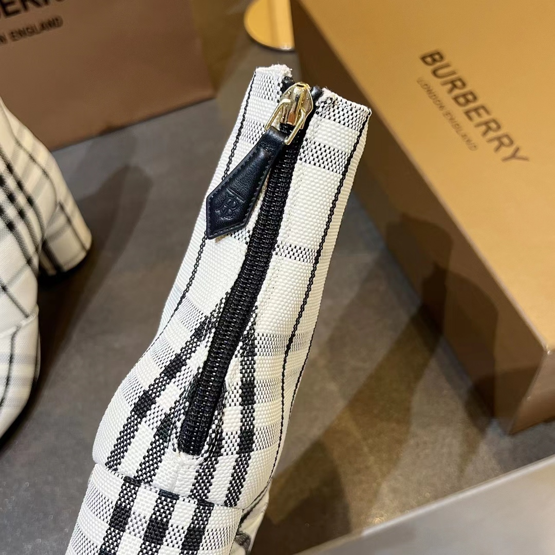 Burberry booties