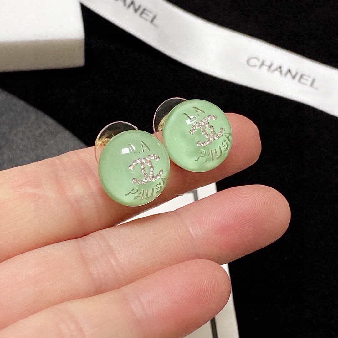 Chanel pale green crystal micro-set diamond stud earrings