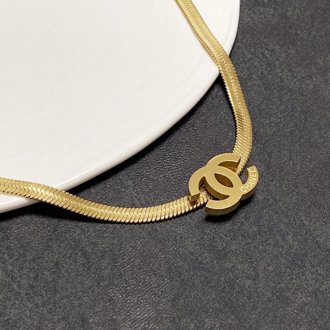 Chanel stainless steel color-retaining snake bone necklace