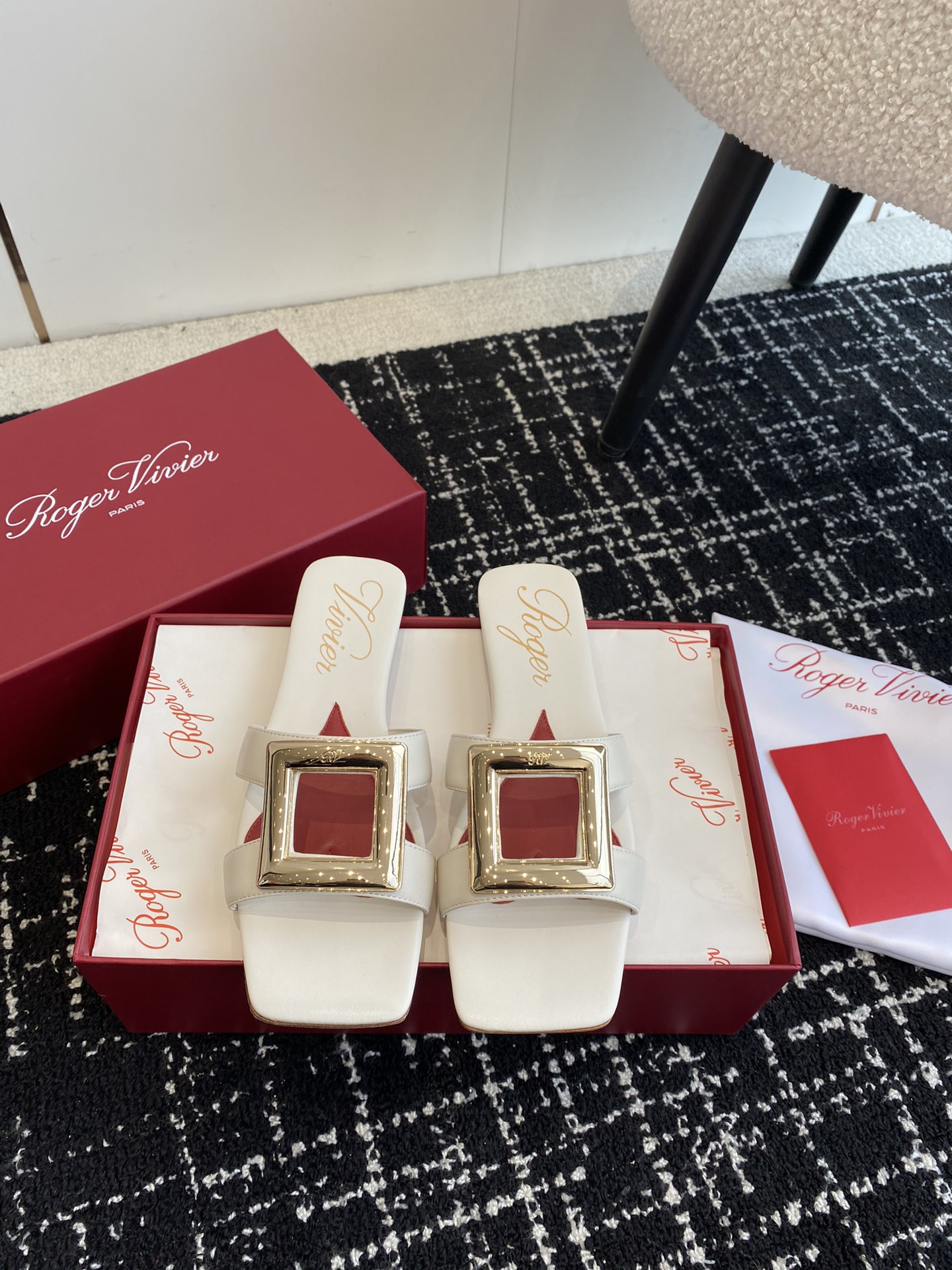 Roger vivier RV foreskin square buckle sandals