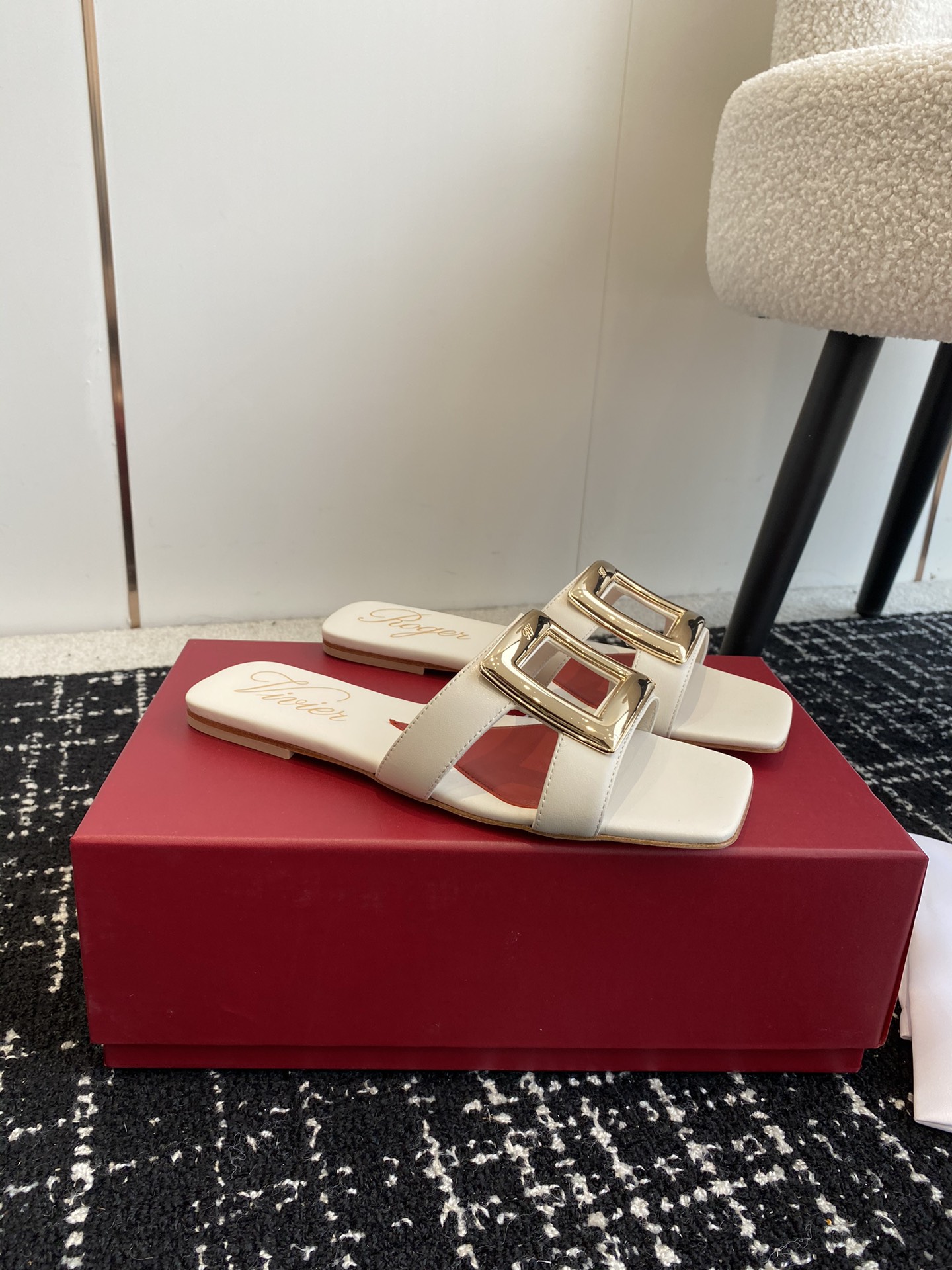 Roger vivier RV foreskin square buckle sandals