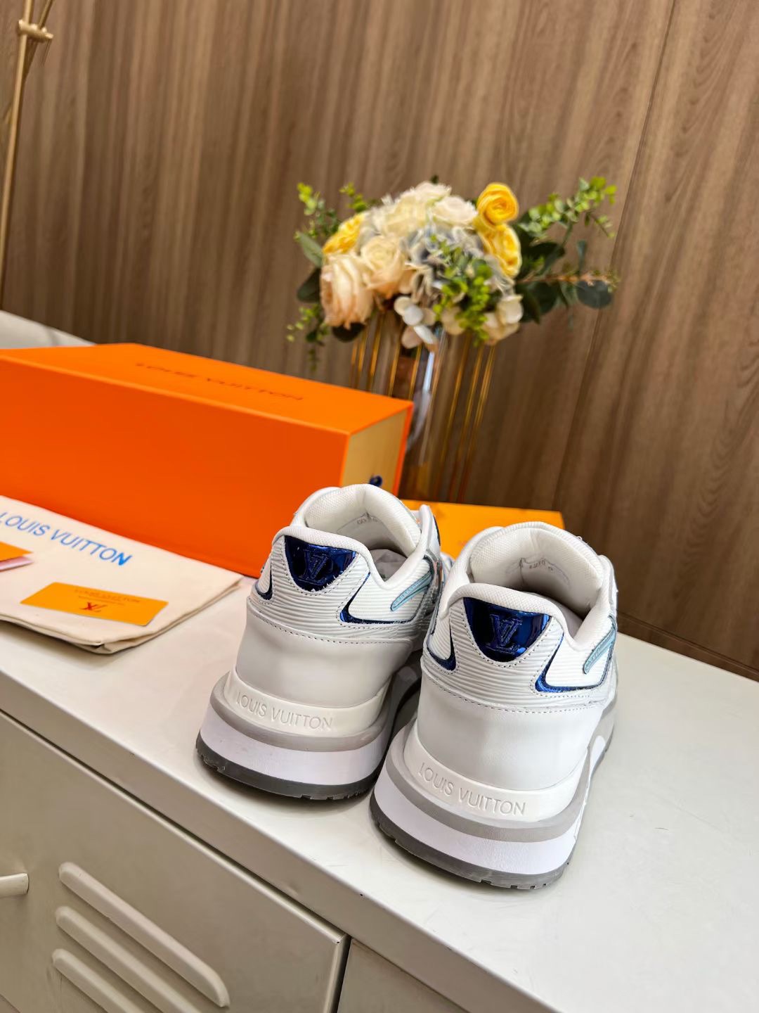 Louis Vuitton lv Run A way sneakers