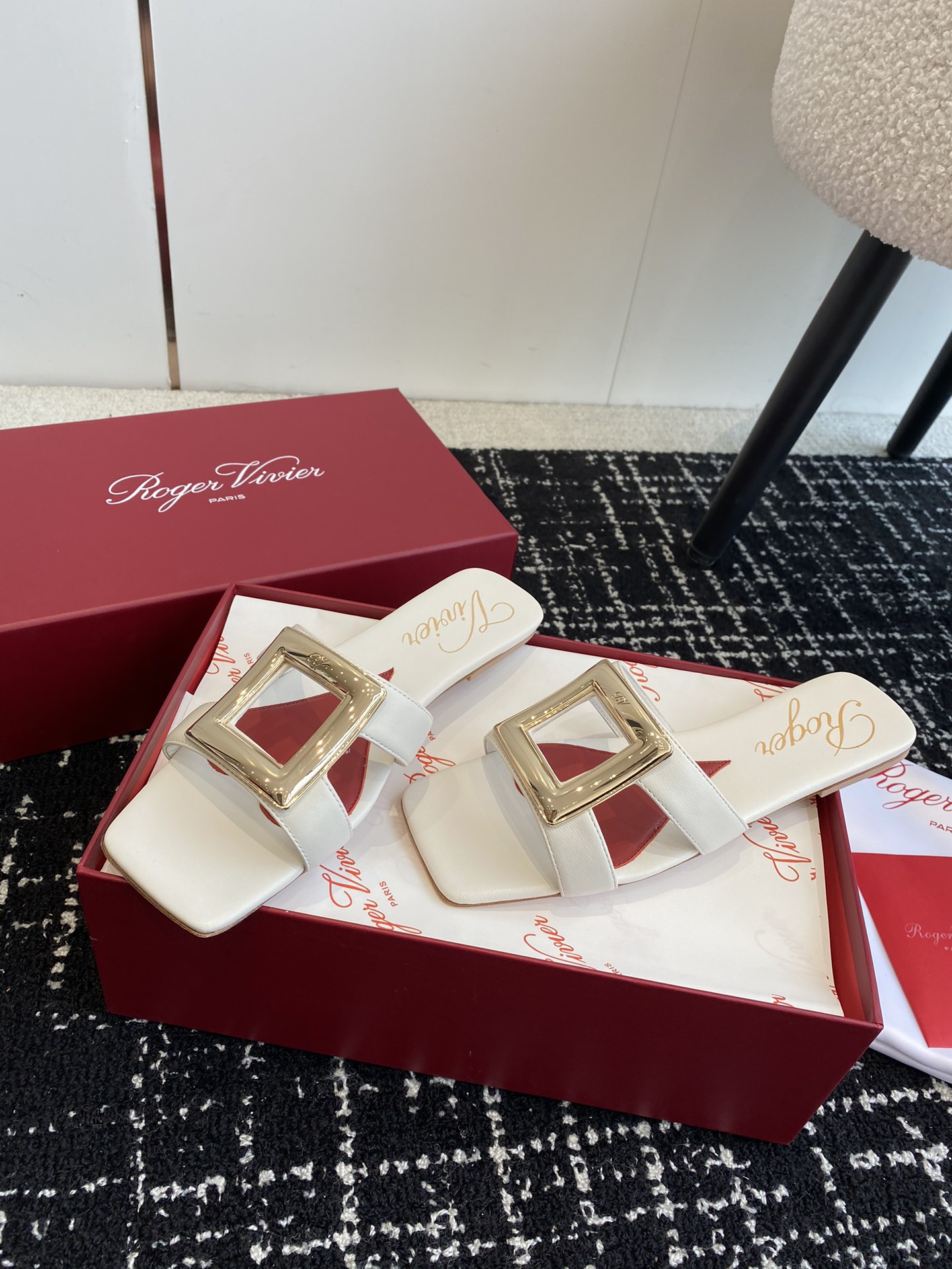 Roger vivier RV foreskin square buckle sandals