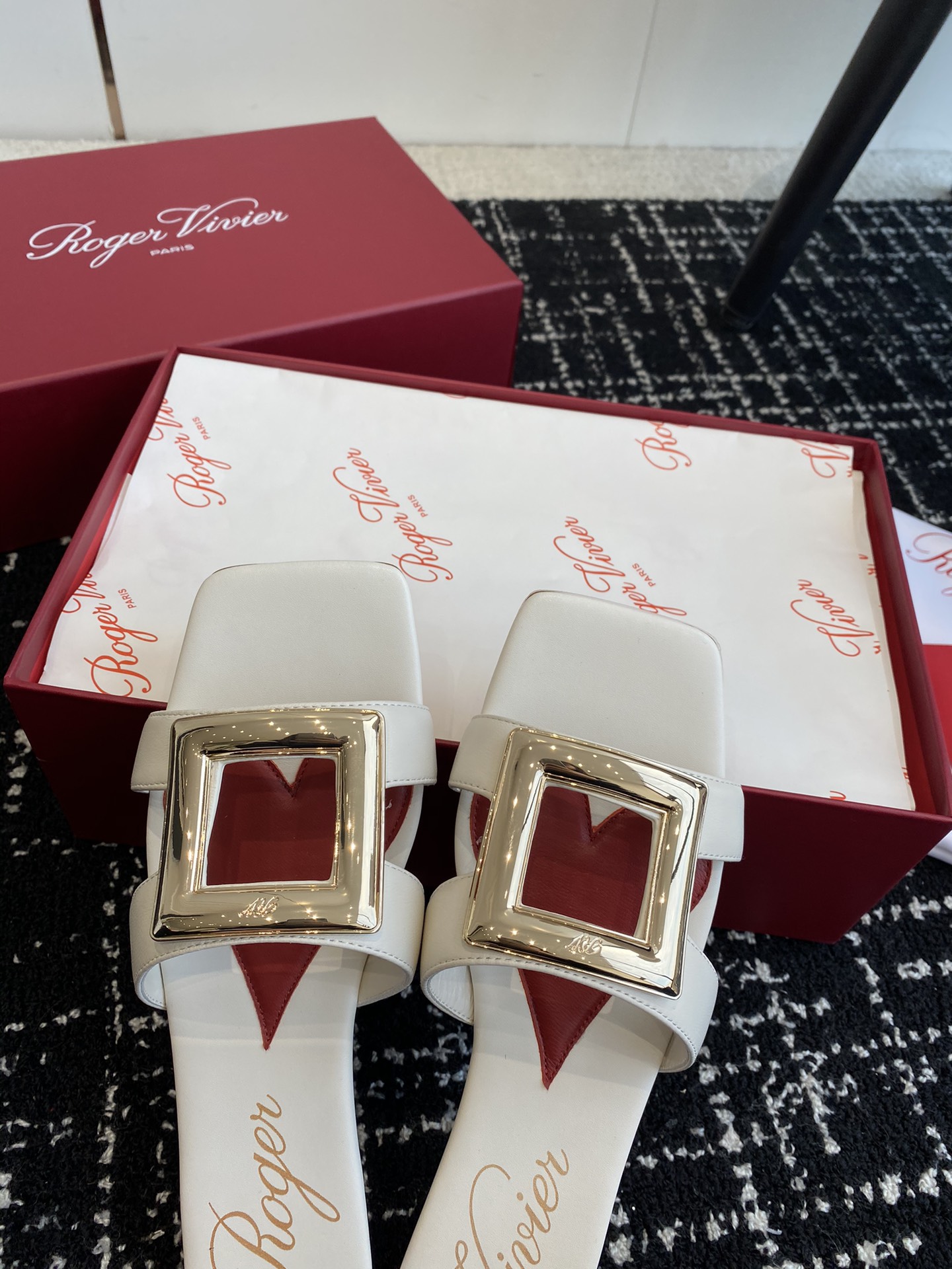 Roger vivier RV foreskin square buckle sandals