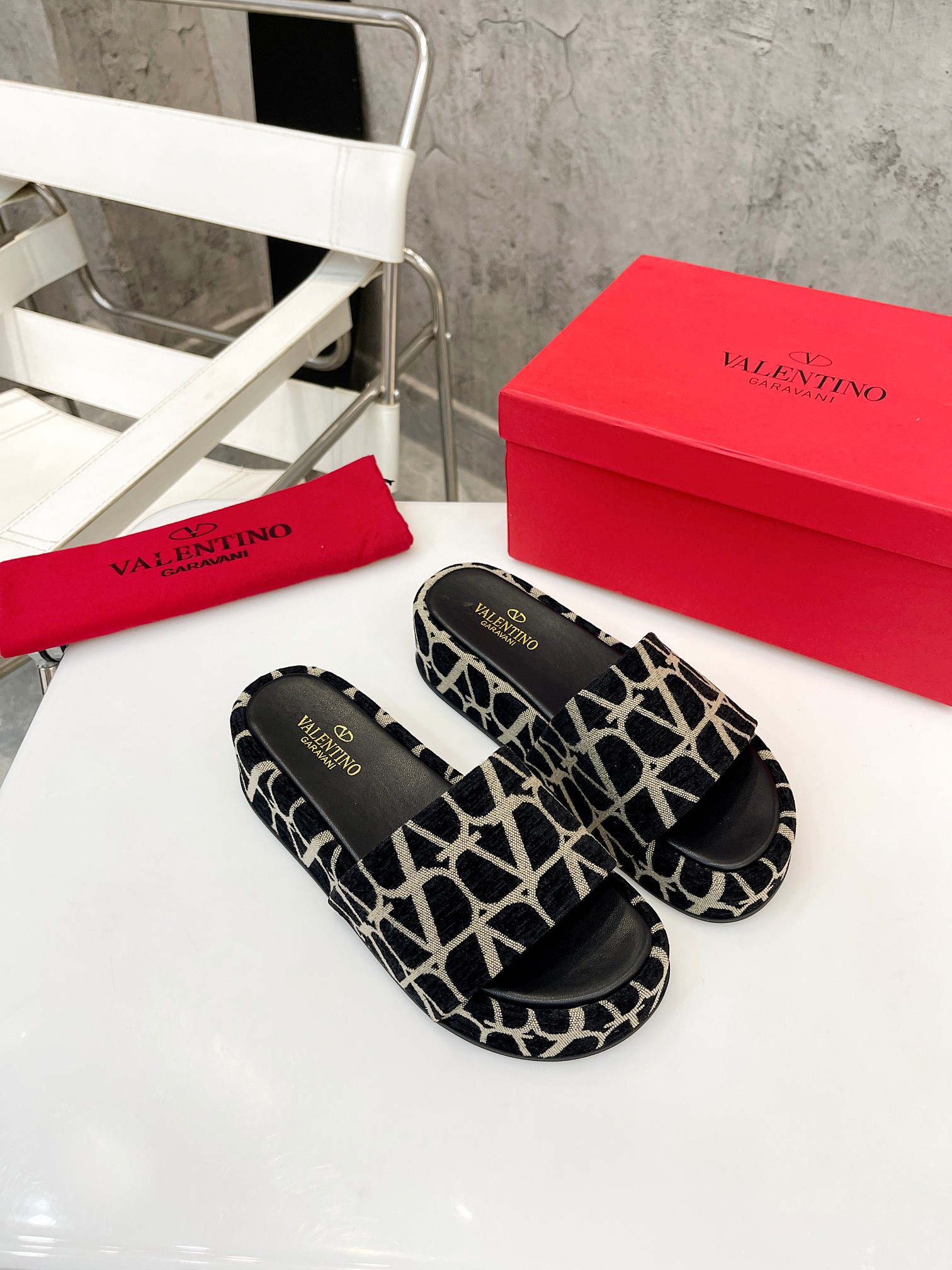 Valentino 5cm platform slippers