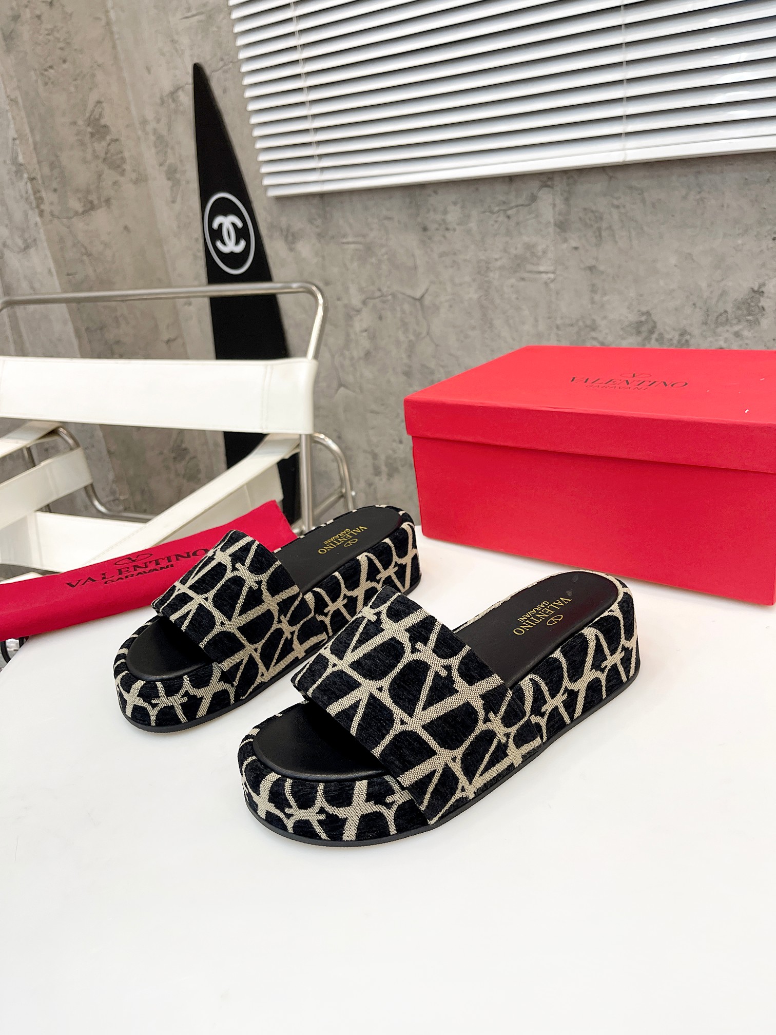 Valentino 5cm platform slippers