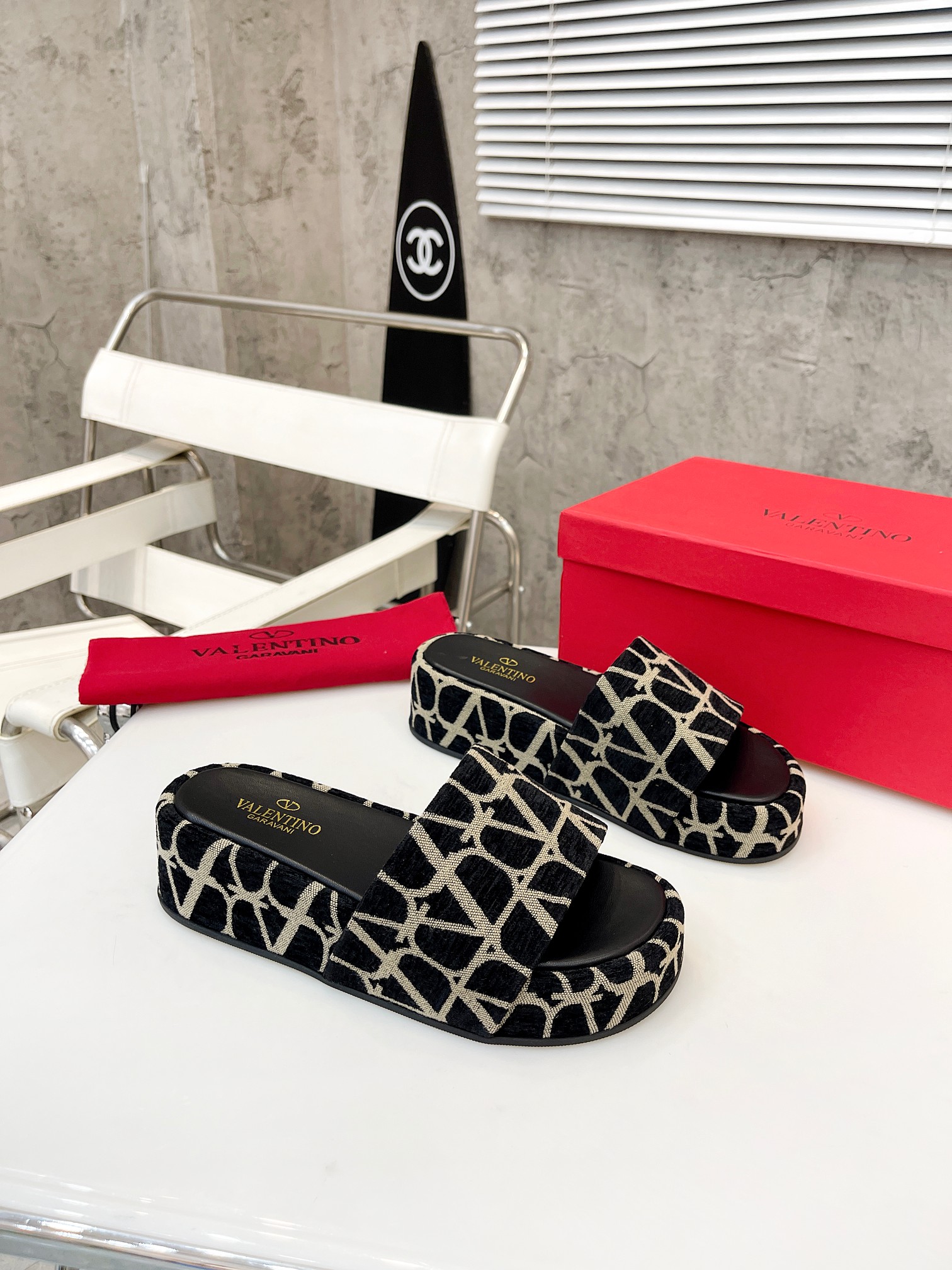 Valentino 5cm platform slippers