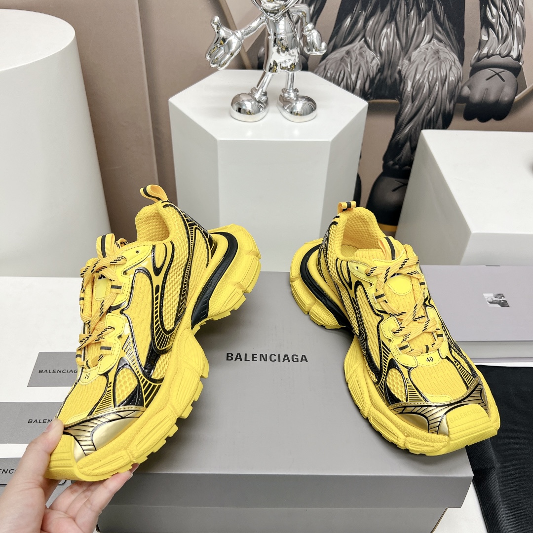 BALENCIAGA 3XL Sneakers