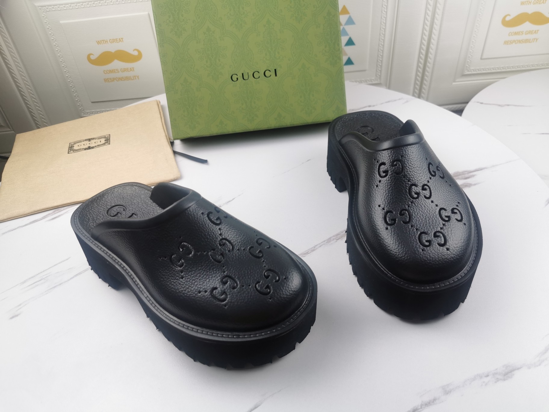 GUCCI HOLE SLIPPERS
