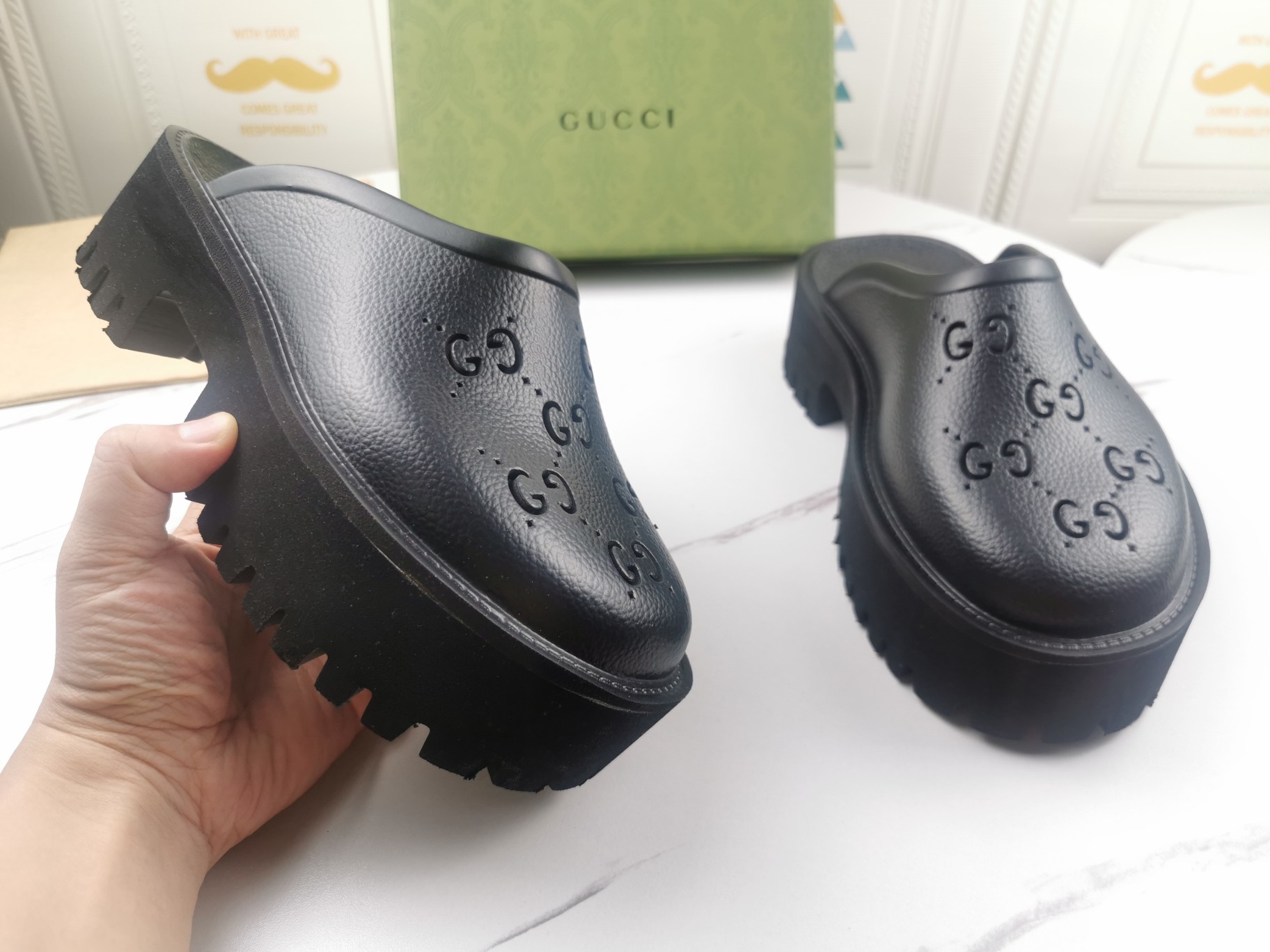 GUCCI HOLE SLIPPERS