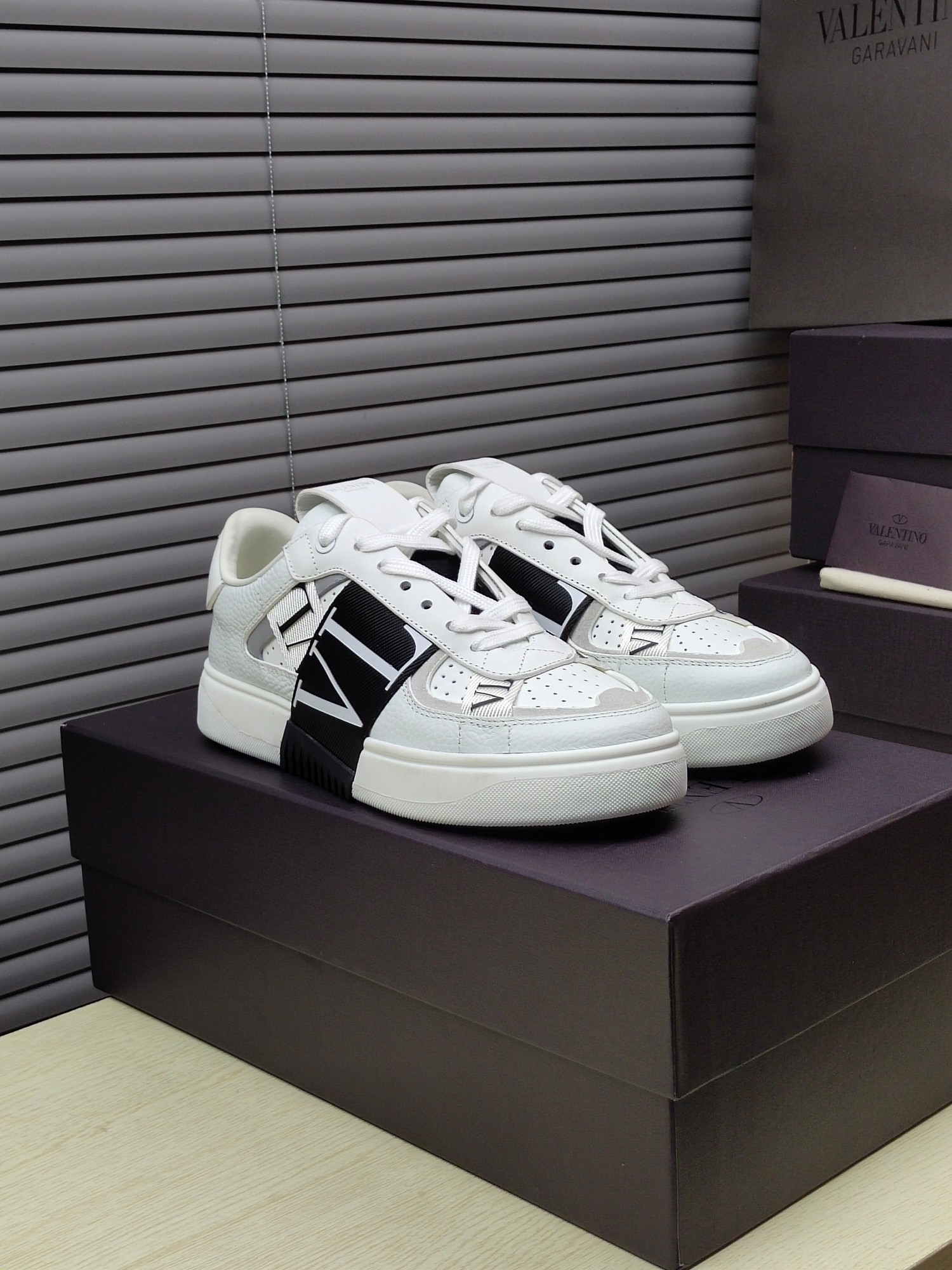 Valentino VL7N trainers