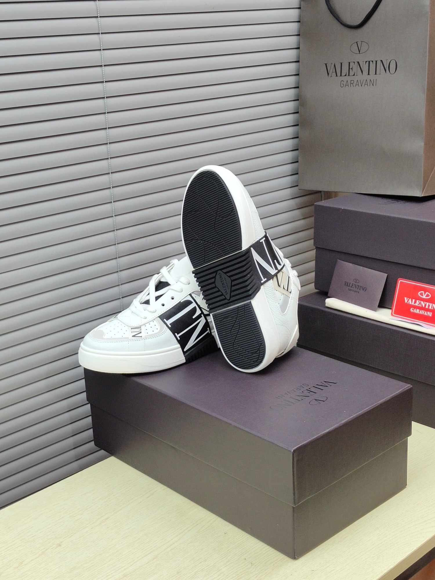 Valentino VL7N trainers