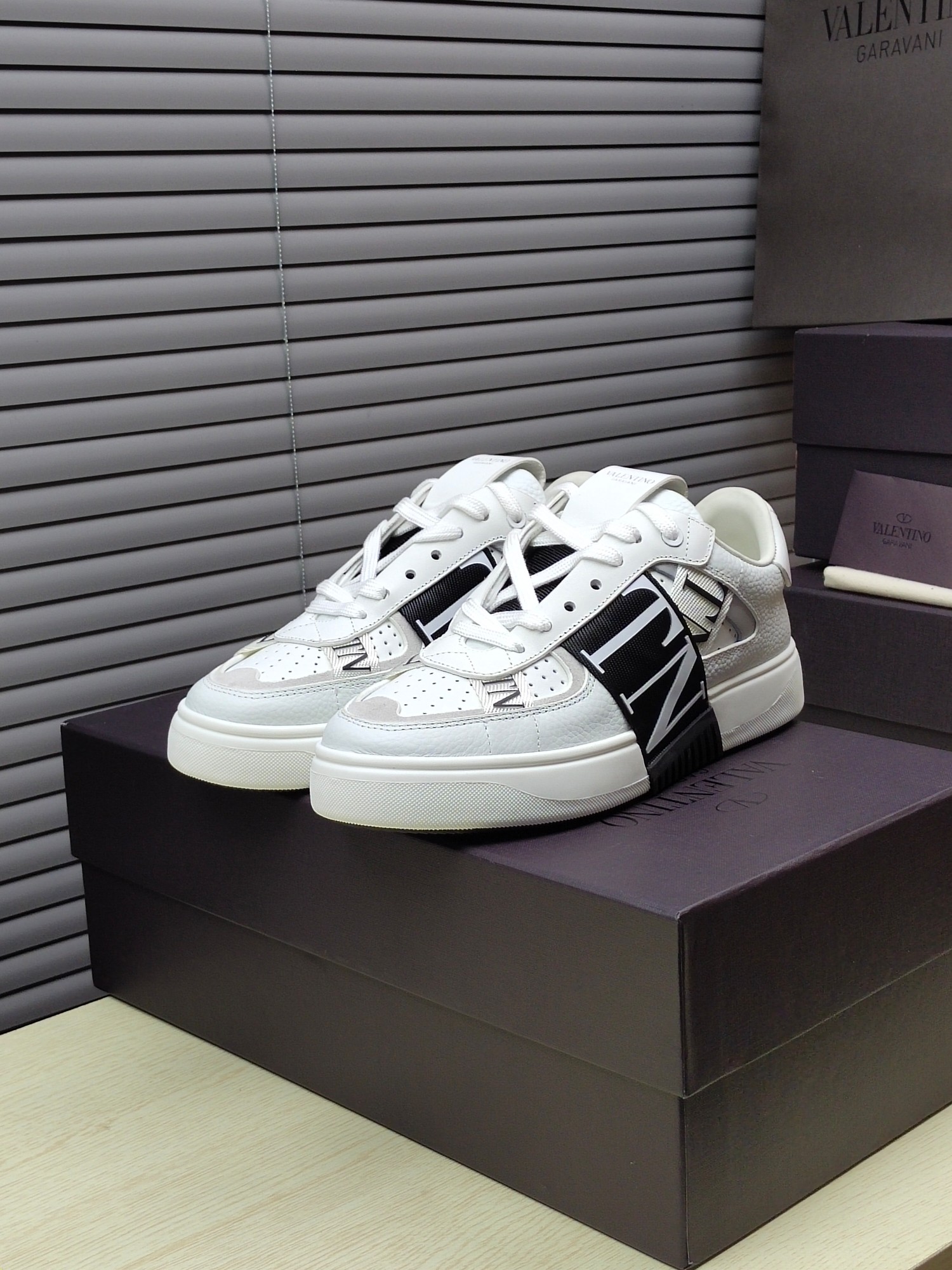 Valentino VL7N trainers