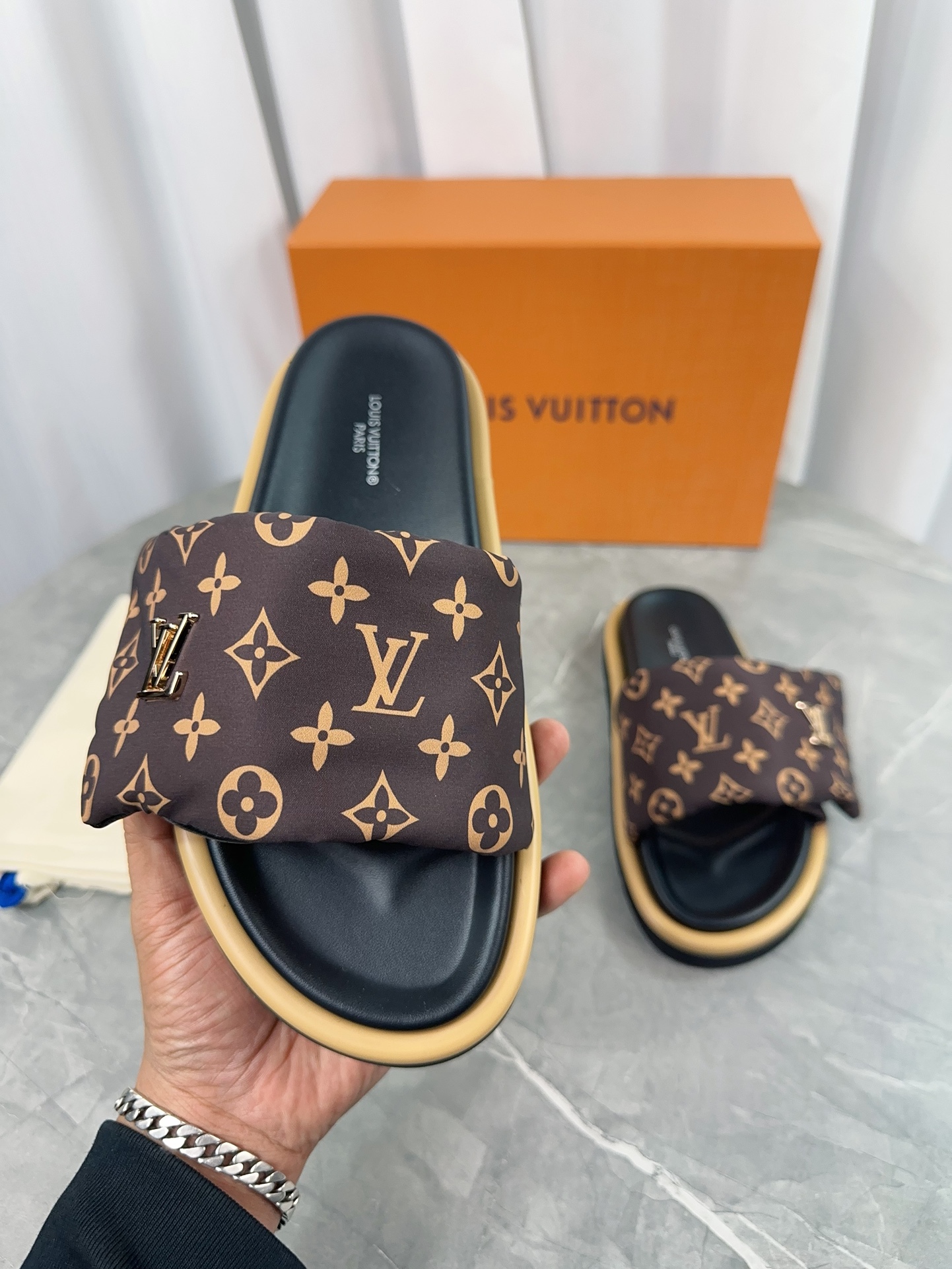 LV Pool Pillow Comfort Flat Slides