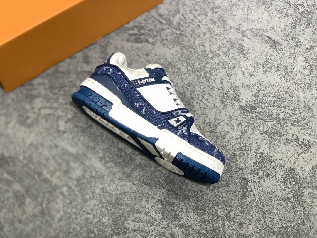 LV Trainer Kids shoes