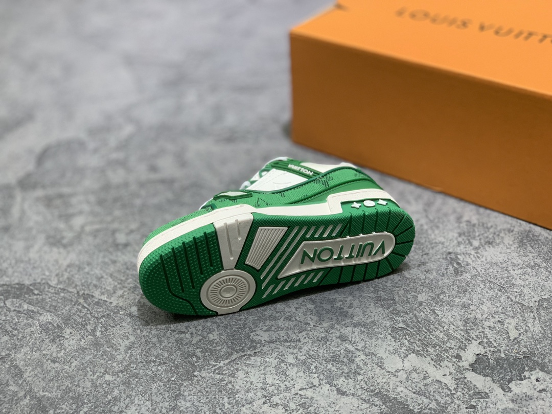 LV Trainer Kids shoes