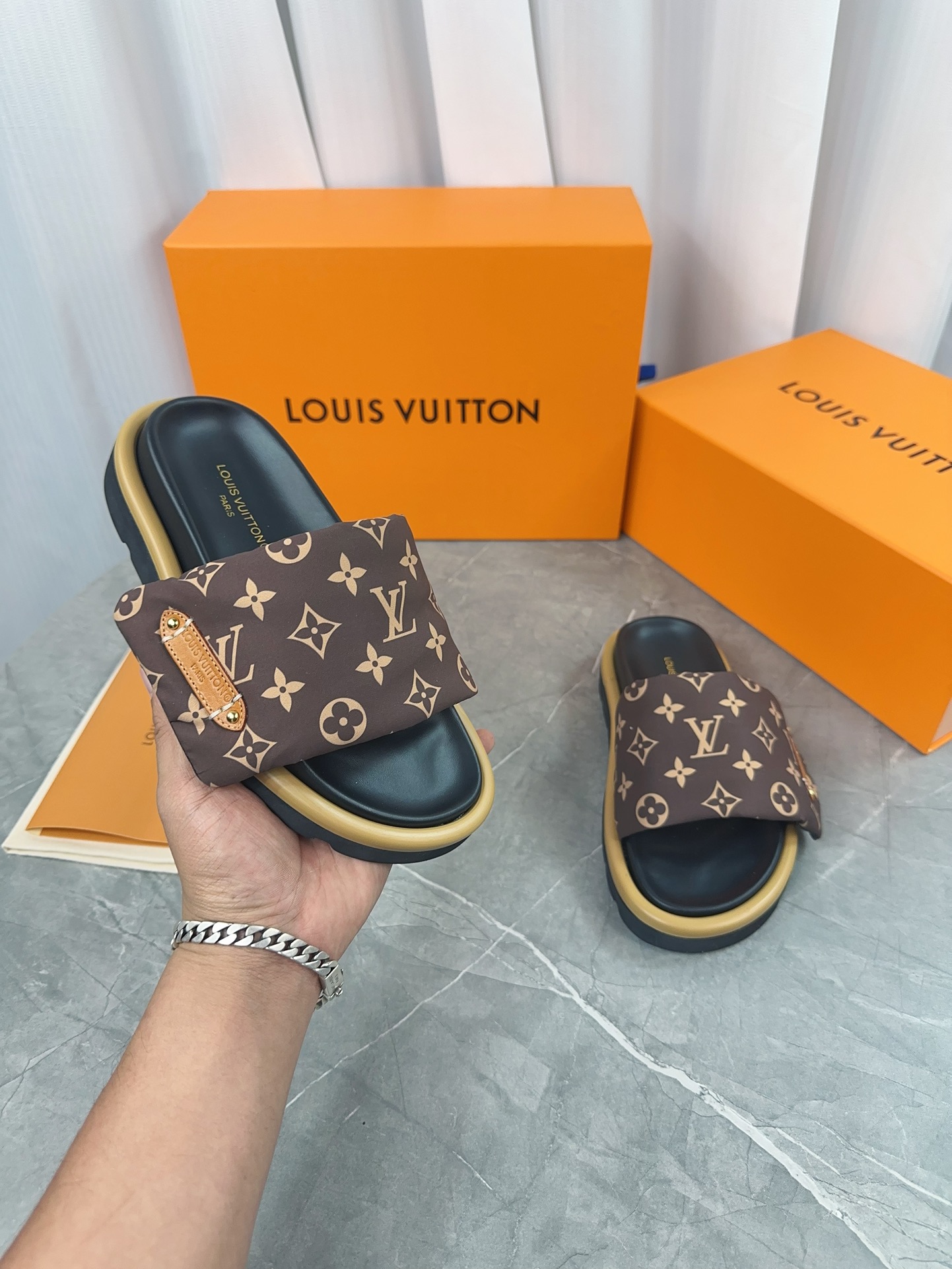 LV Pool Pillow Comfort Flat Slides