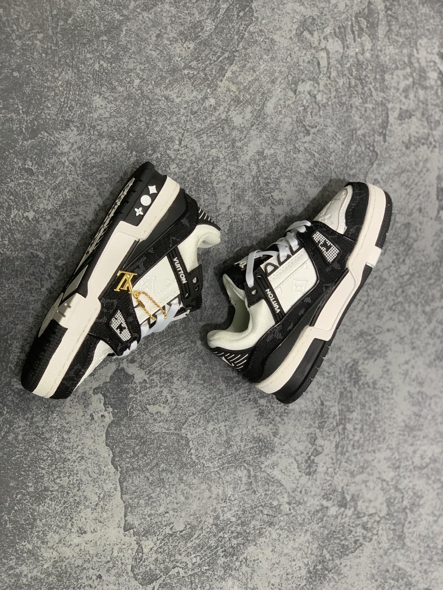 LV Trainer Kids shoes