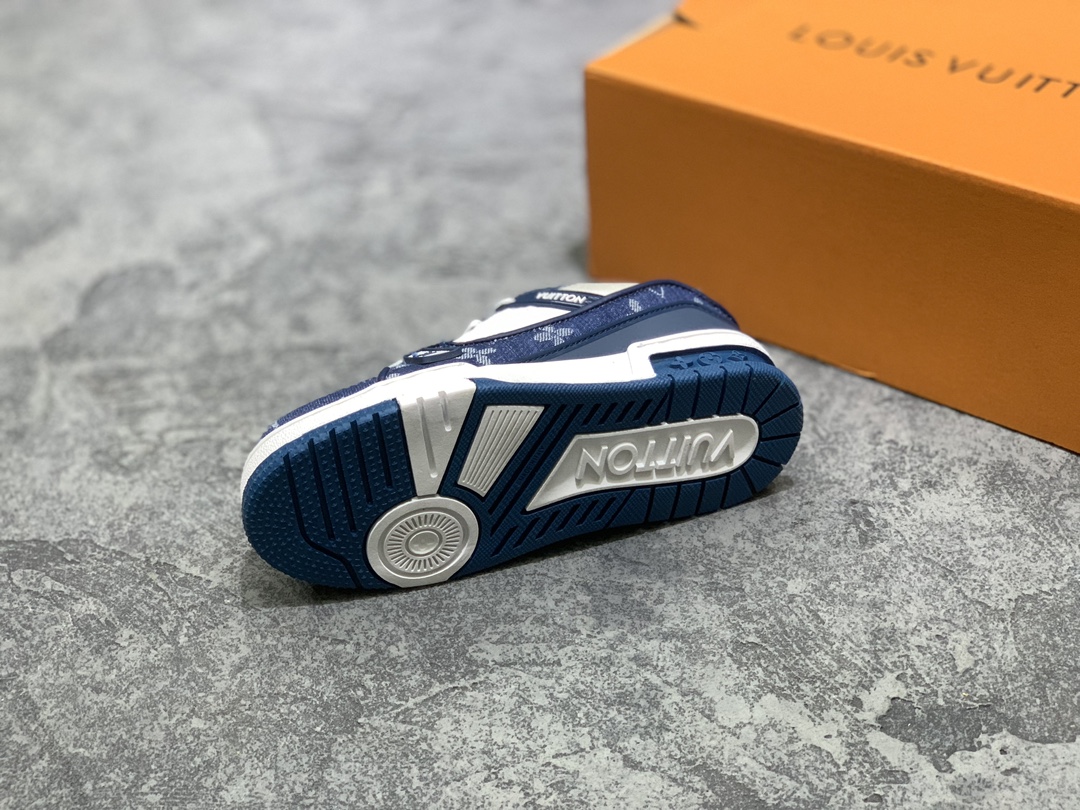LV Trainer Kids shoes