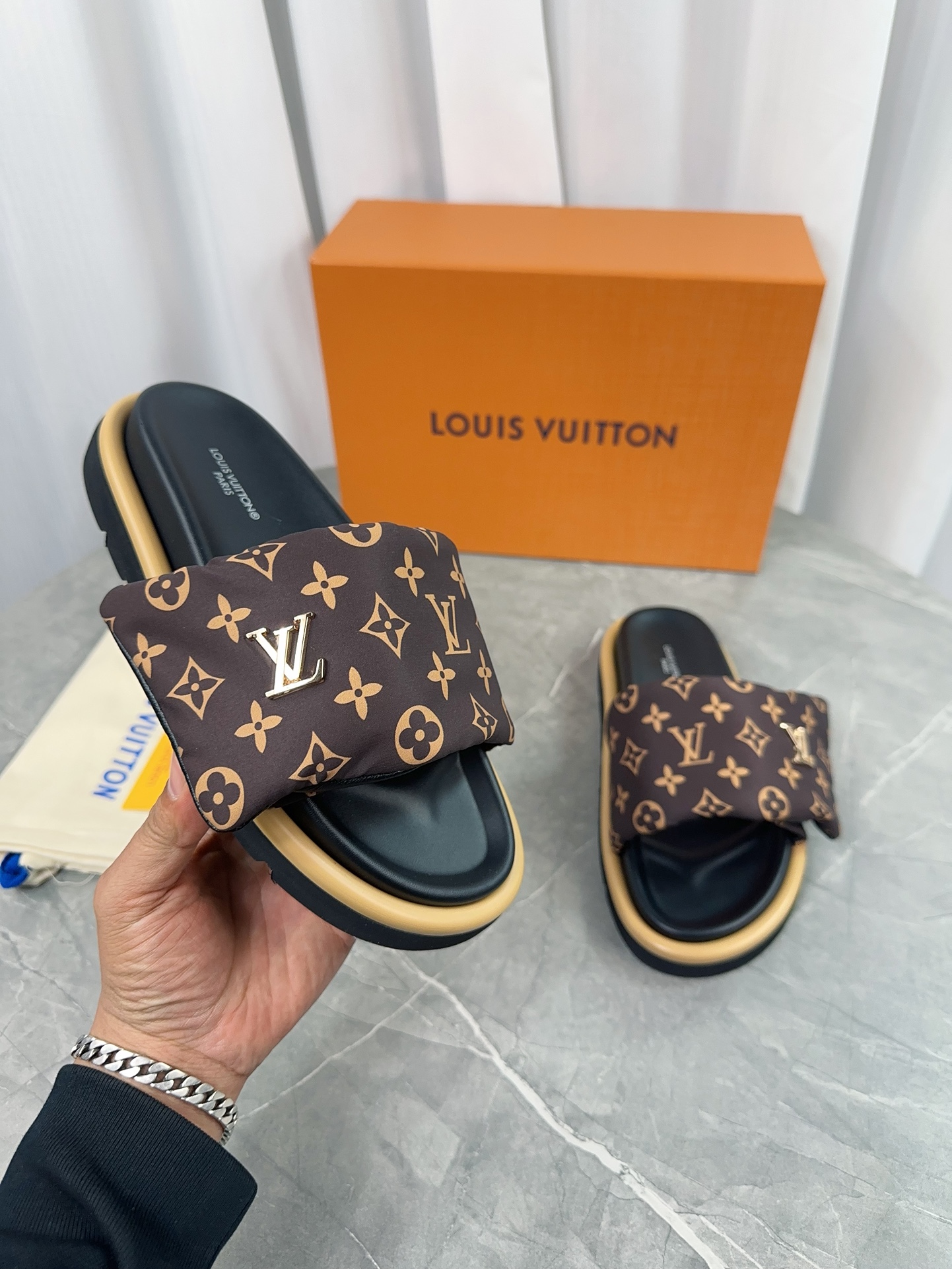 LV Pool Pillow Comfort Flat Slides