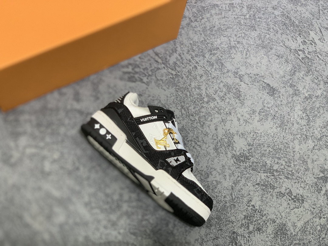 LV Trainer Kids shoes