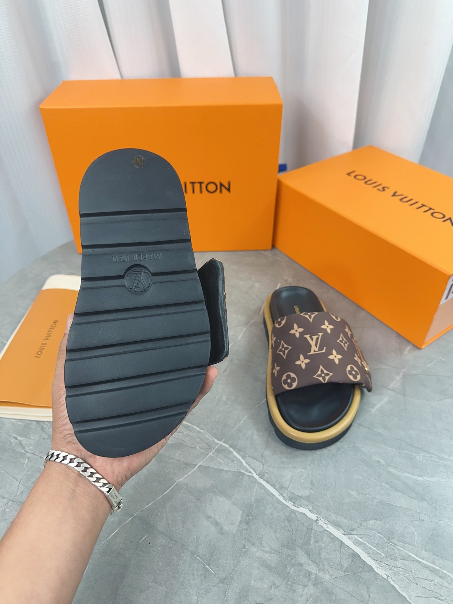 LV Pool Pillow Comfort Flat Slides