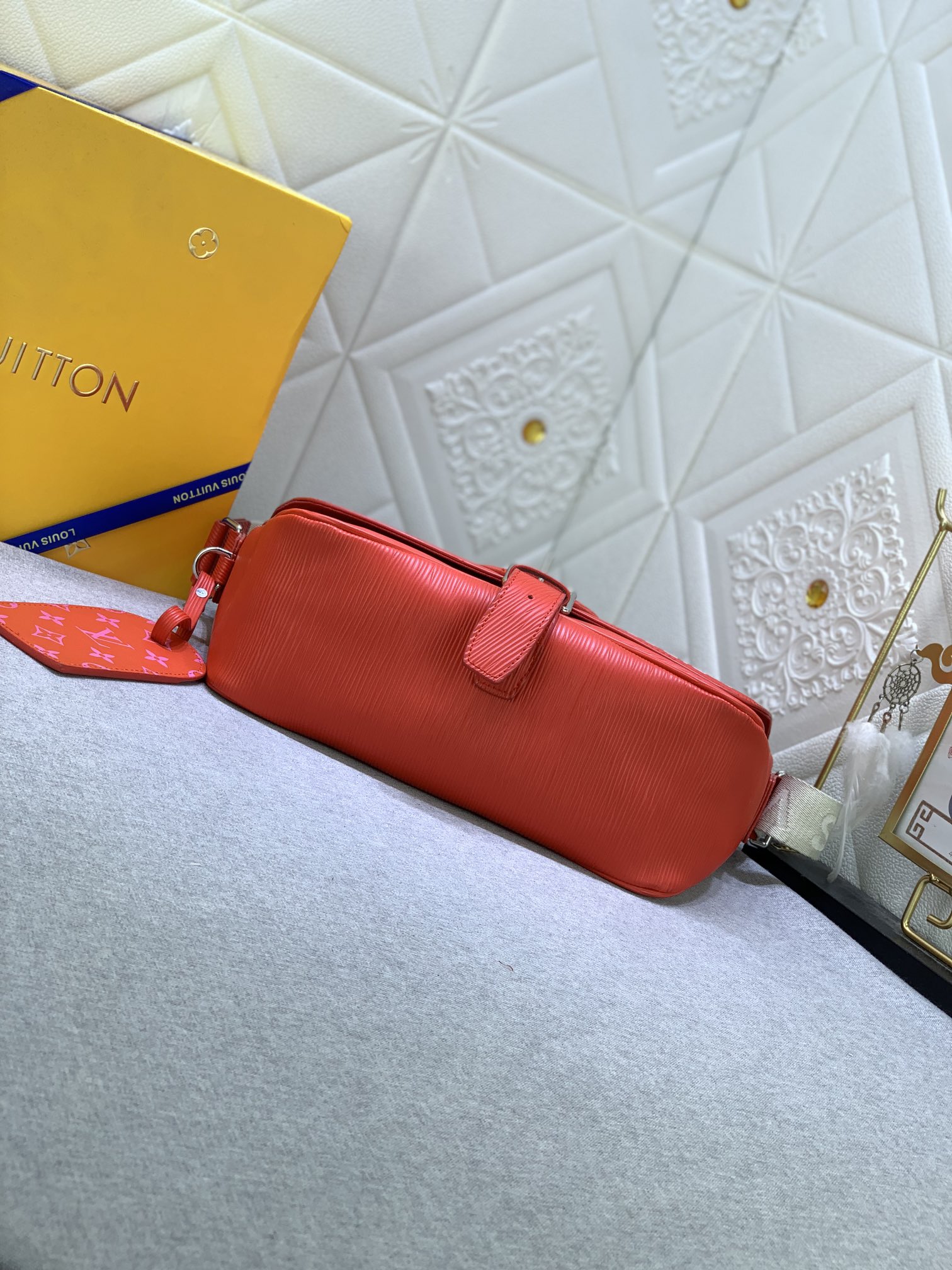 LV MONTSOURIS MESSENGER BAGS