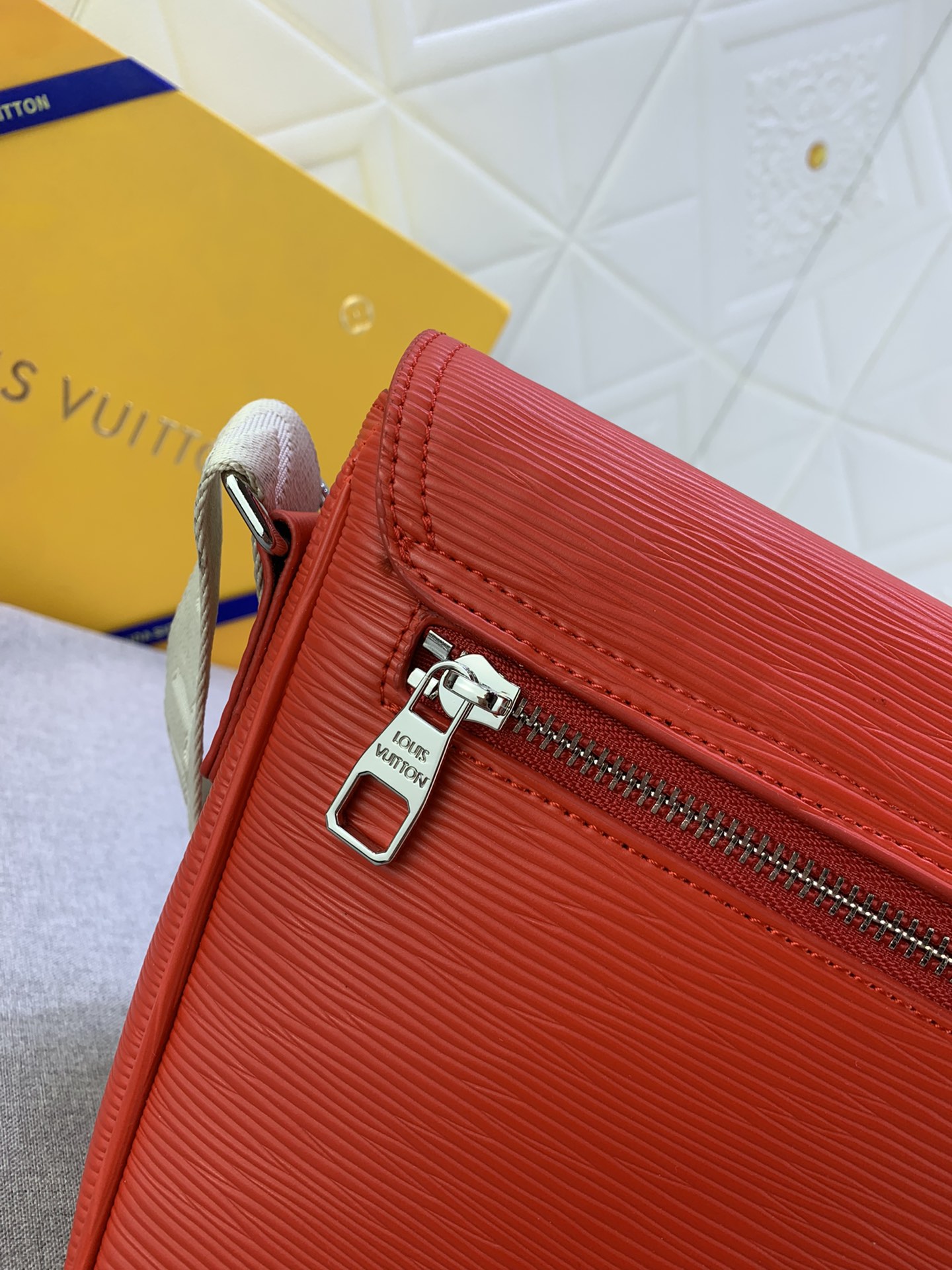 LV MONTSOURIS MESSENGER BAGS