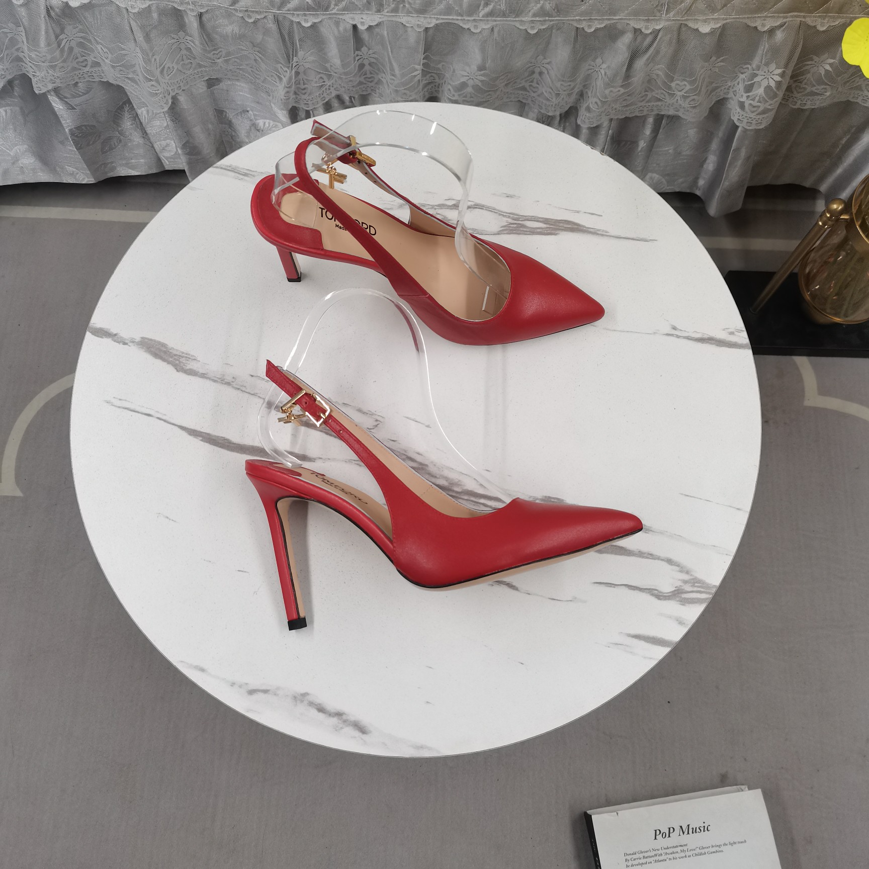 TOM FORD's new buckle-embellished hollow sandals 👠