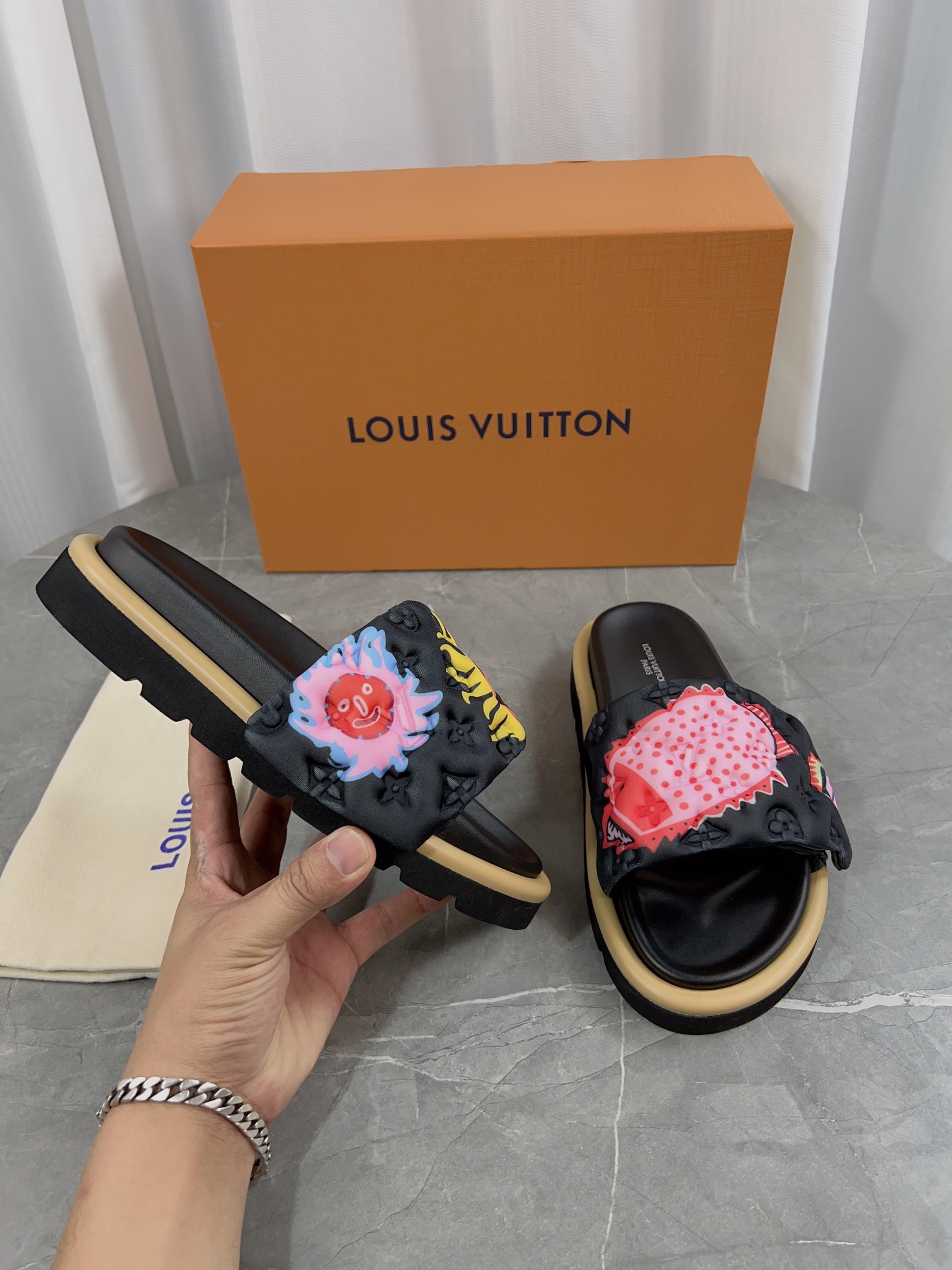 LV Pool Pillow Comfort Flat Slides