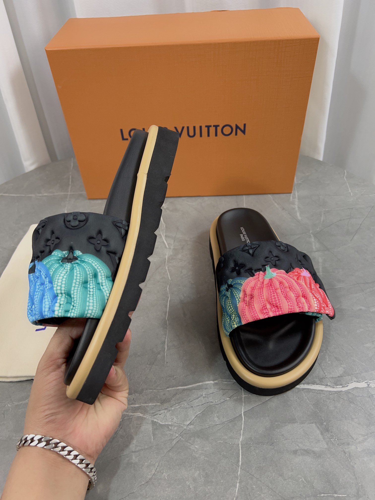LV Pool Pillow Comfort Flat Slides