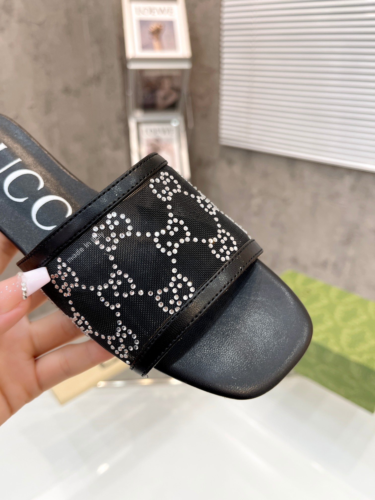 GUCCI DIAMOND SLIPPERS