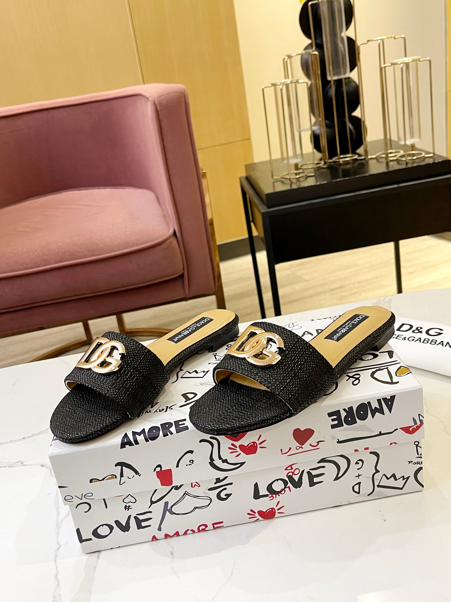 Dolce & Gabbana slippers