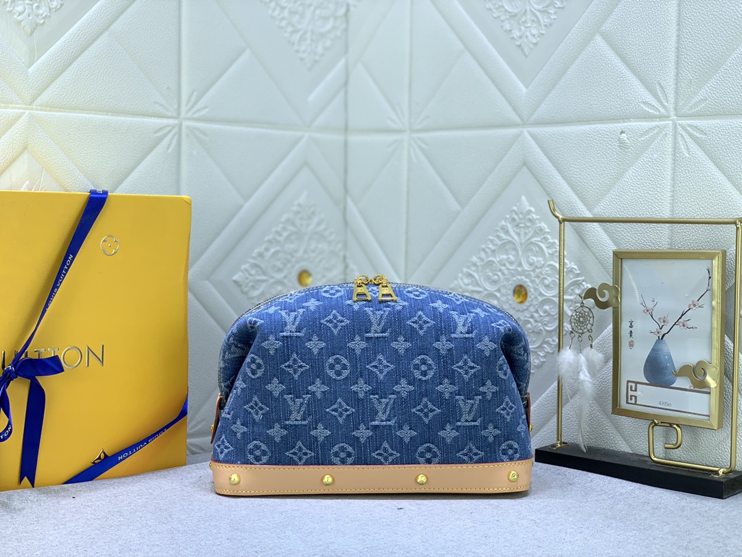 LV Mini Pochette Accessories small handbags
