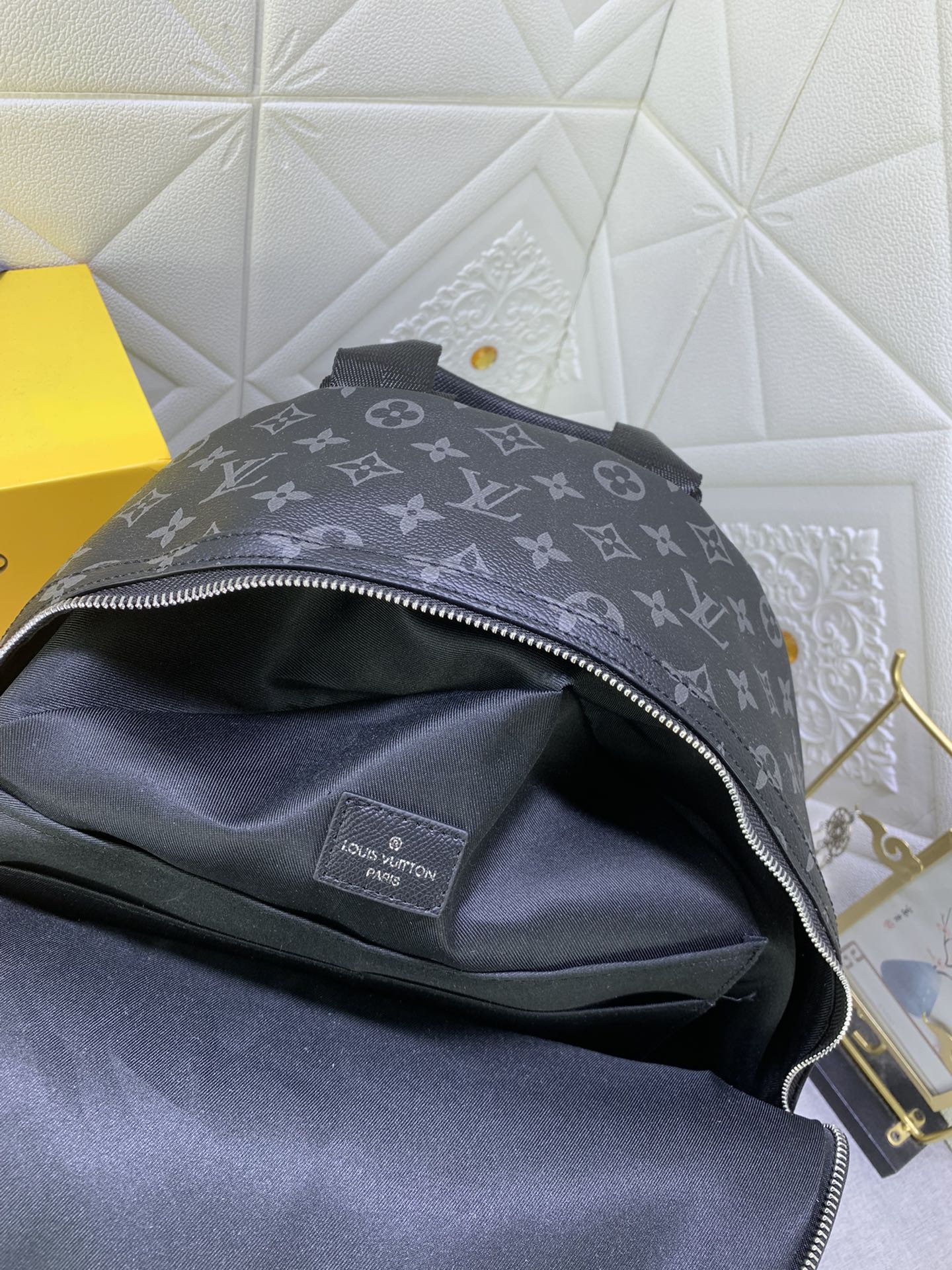 LV DISCOVERY backpack
