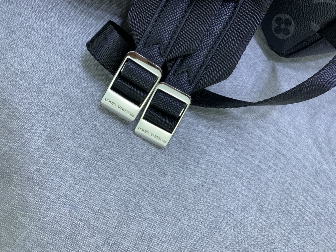 LV DISCOVERY backpack