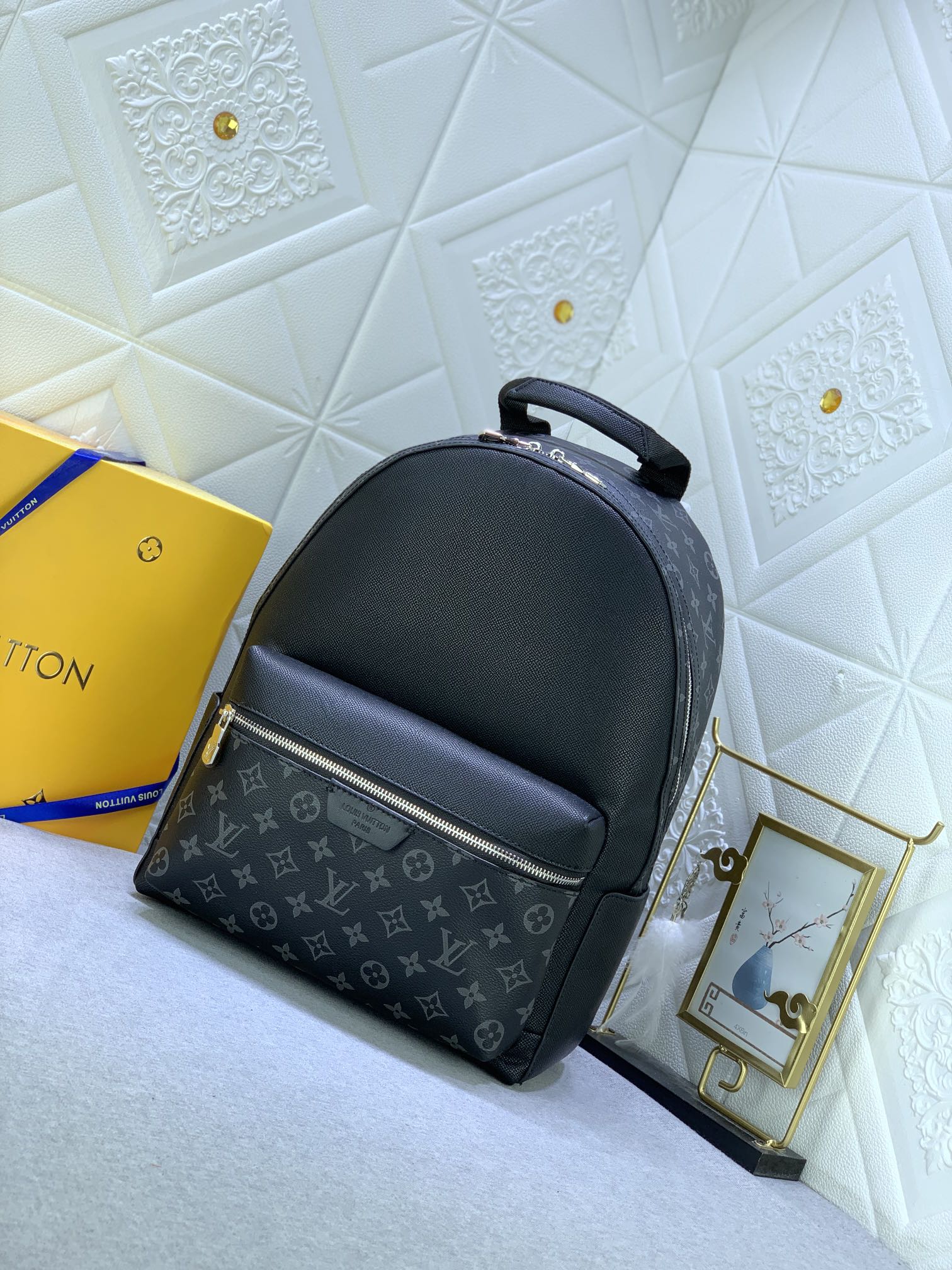 LV DISCOVERY backpack