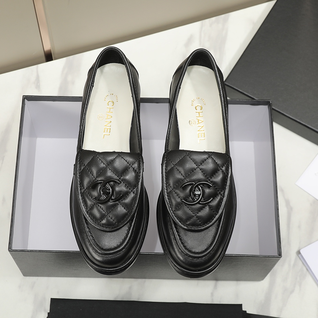 CHANEL Loafers