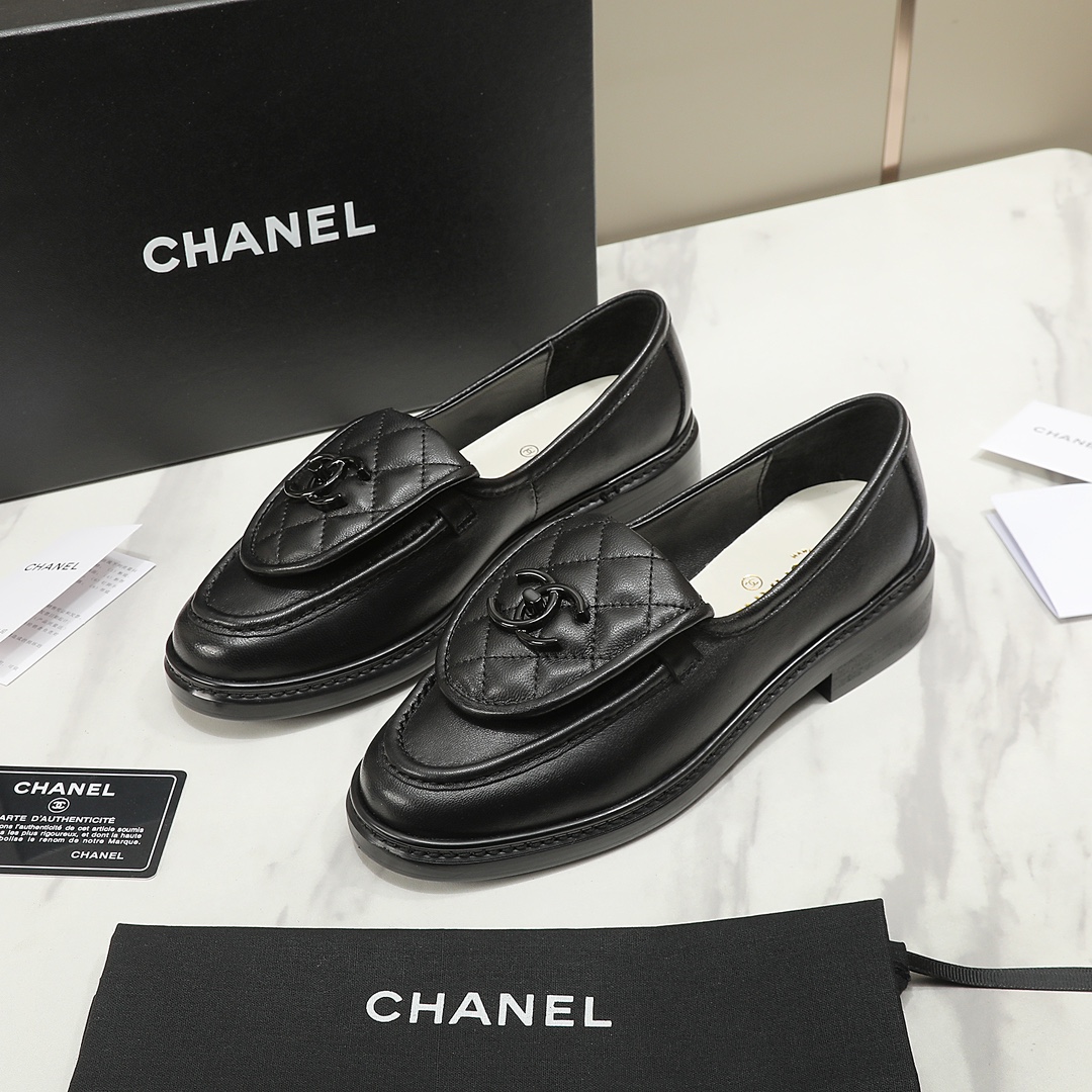 CHANEL Loafers