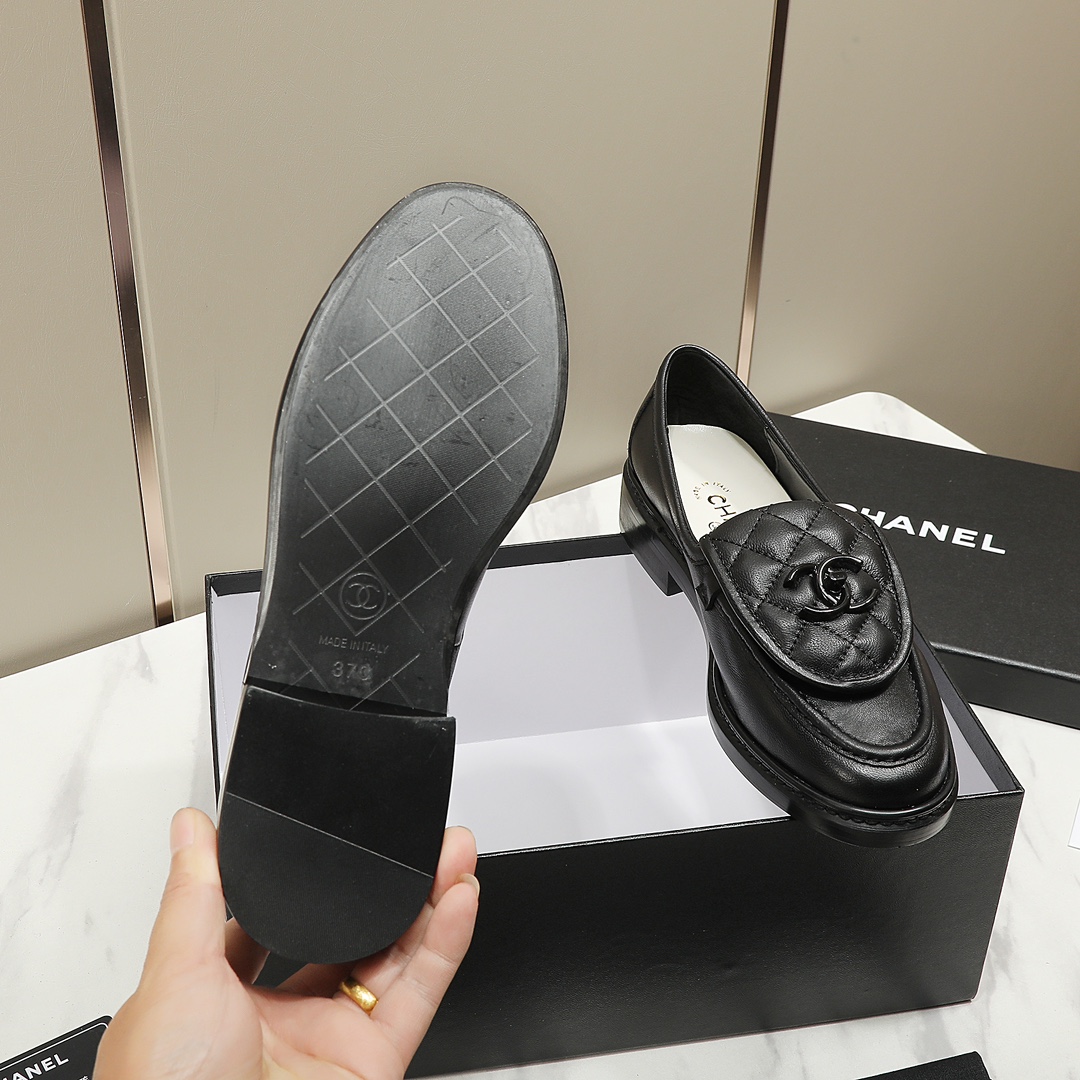 CHANEL Loafers